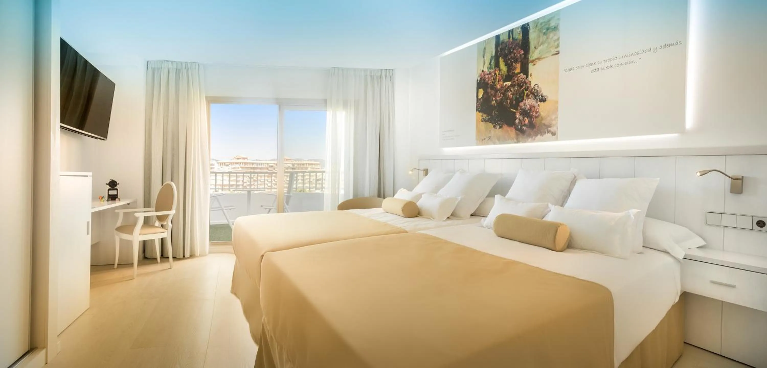 Bedroom, Bed in Villa Luz Design & Art Hotel