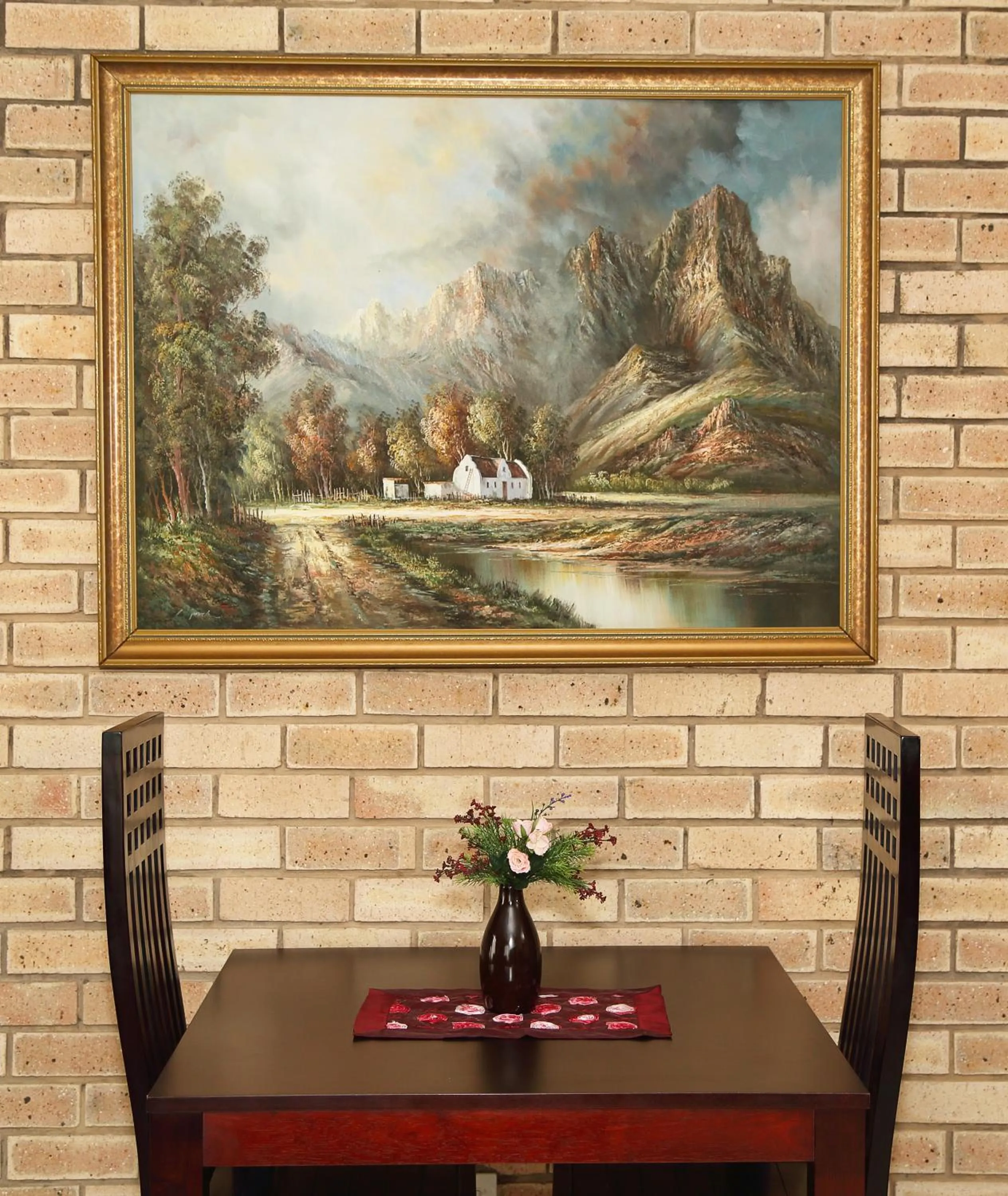 Dining area in Villa Majestic for Exclusive Accommodation