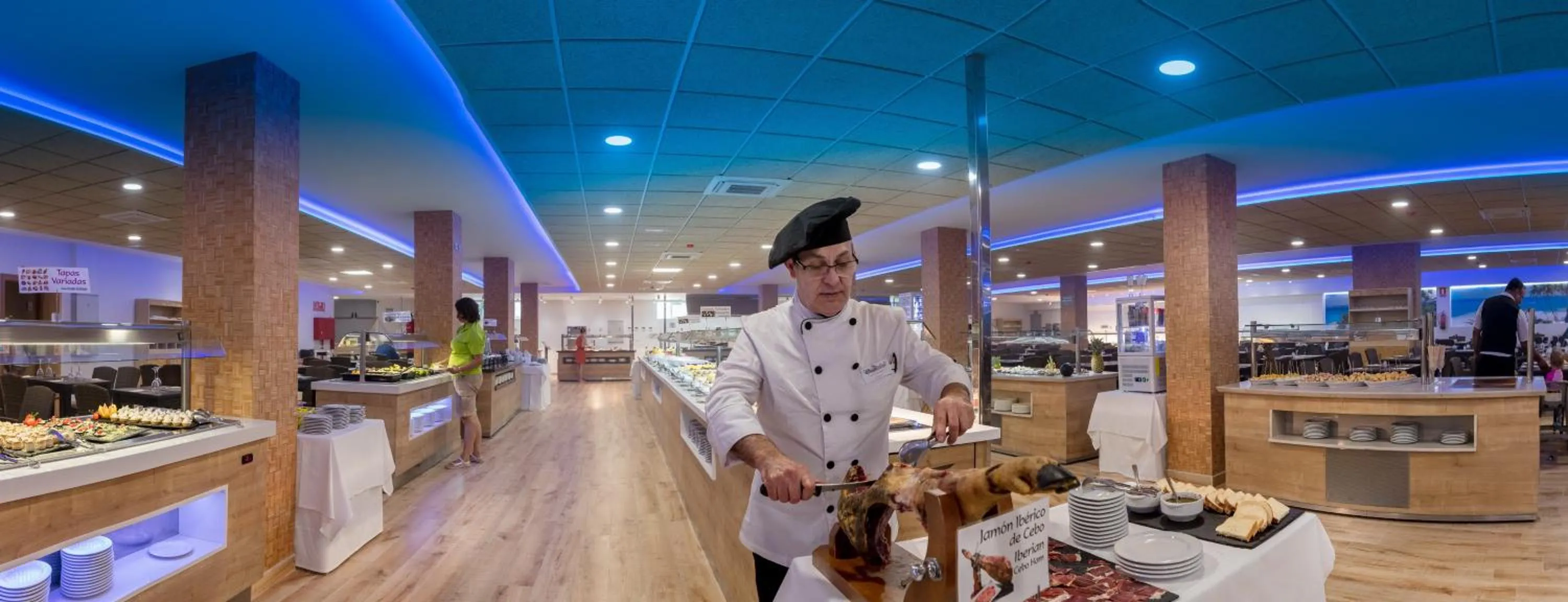 Restaurant/places to eat in Magic Tropical Splash