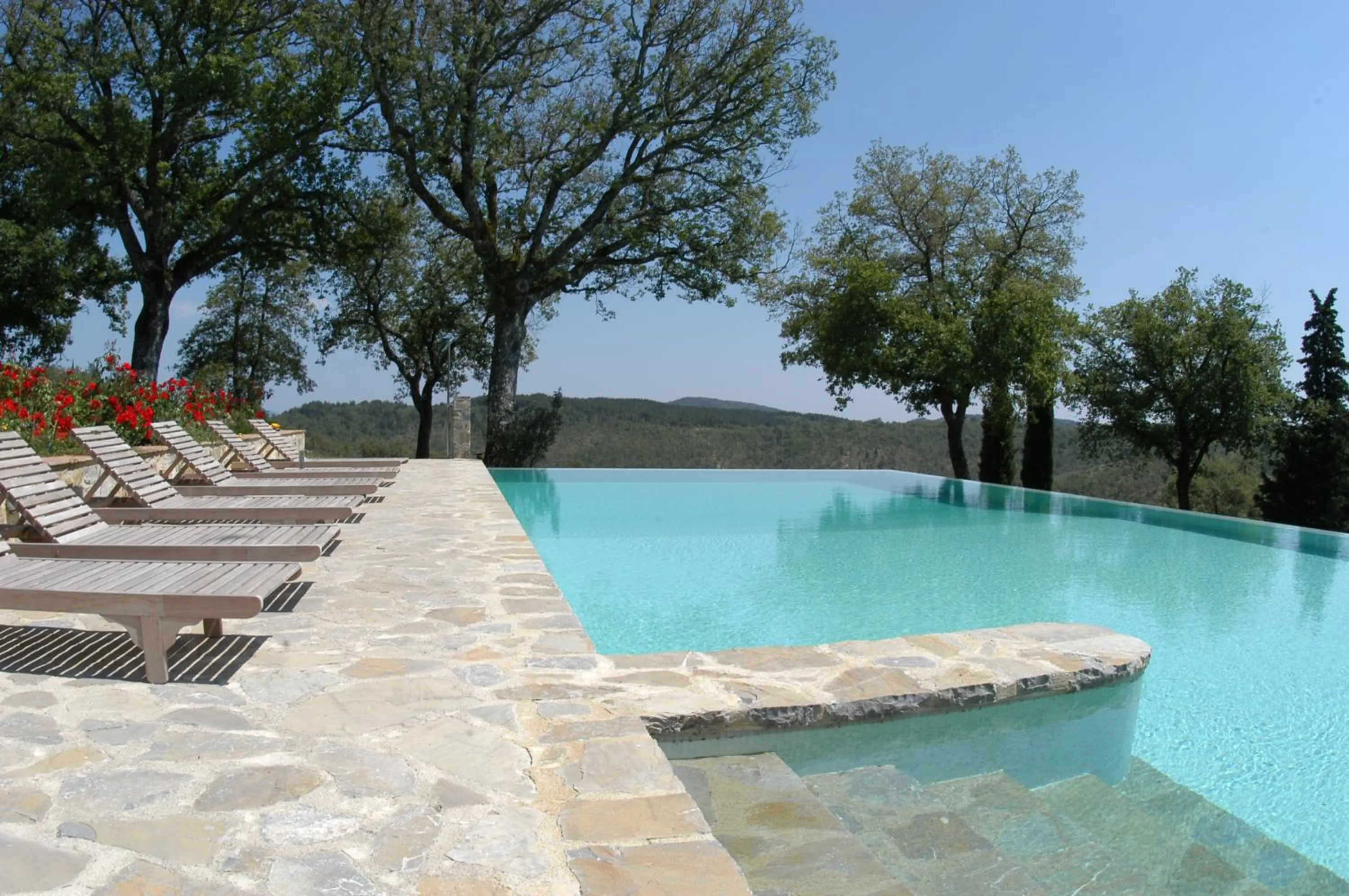 Swimming pool in Collelungo