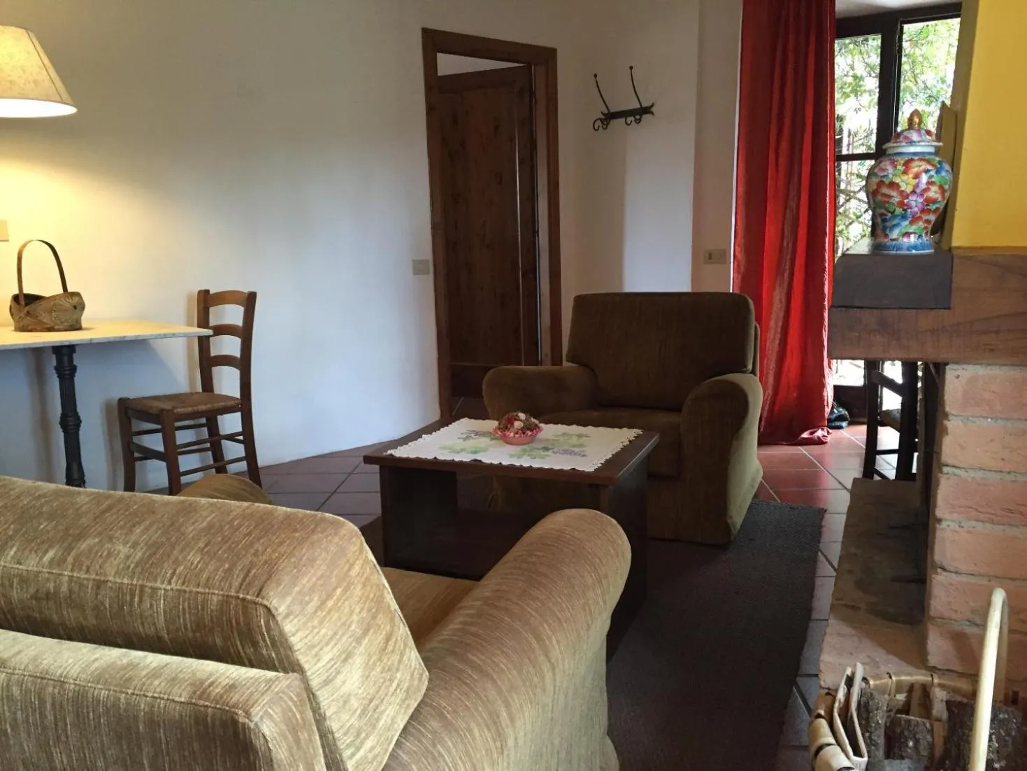 Seating area in Collelungo
