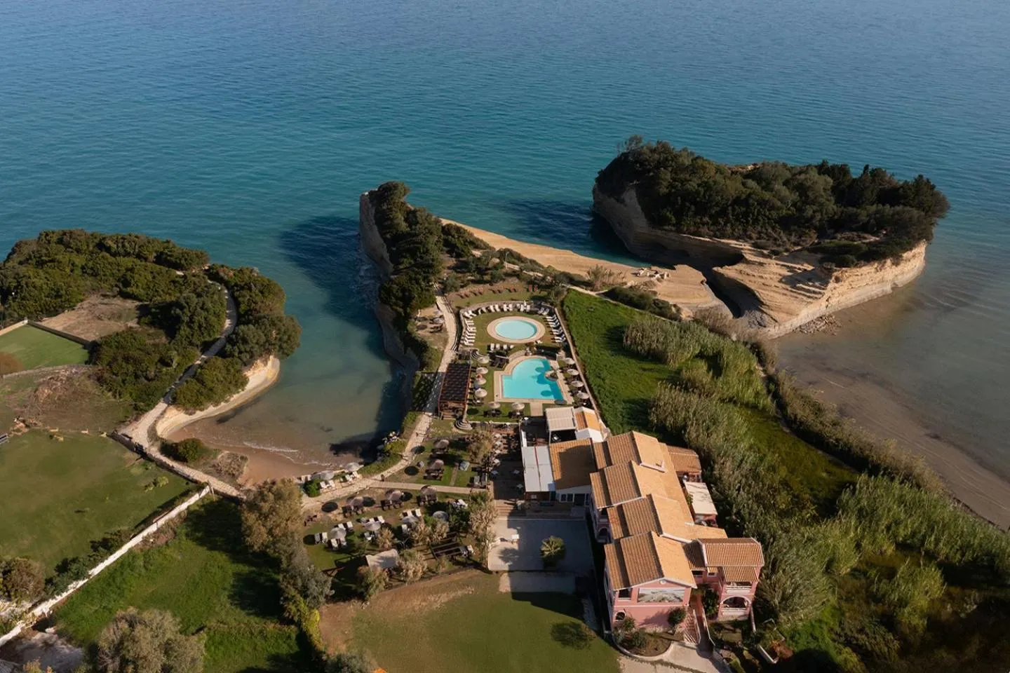 Property building in Canal D' Amour by Estia