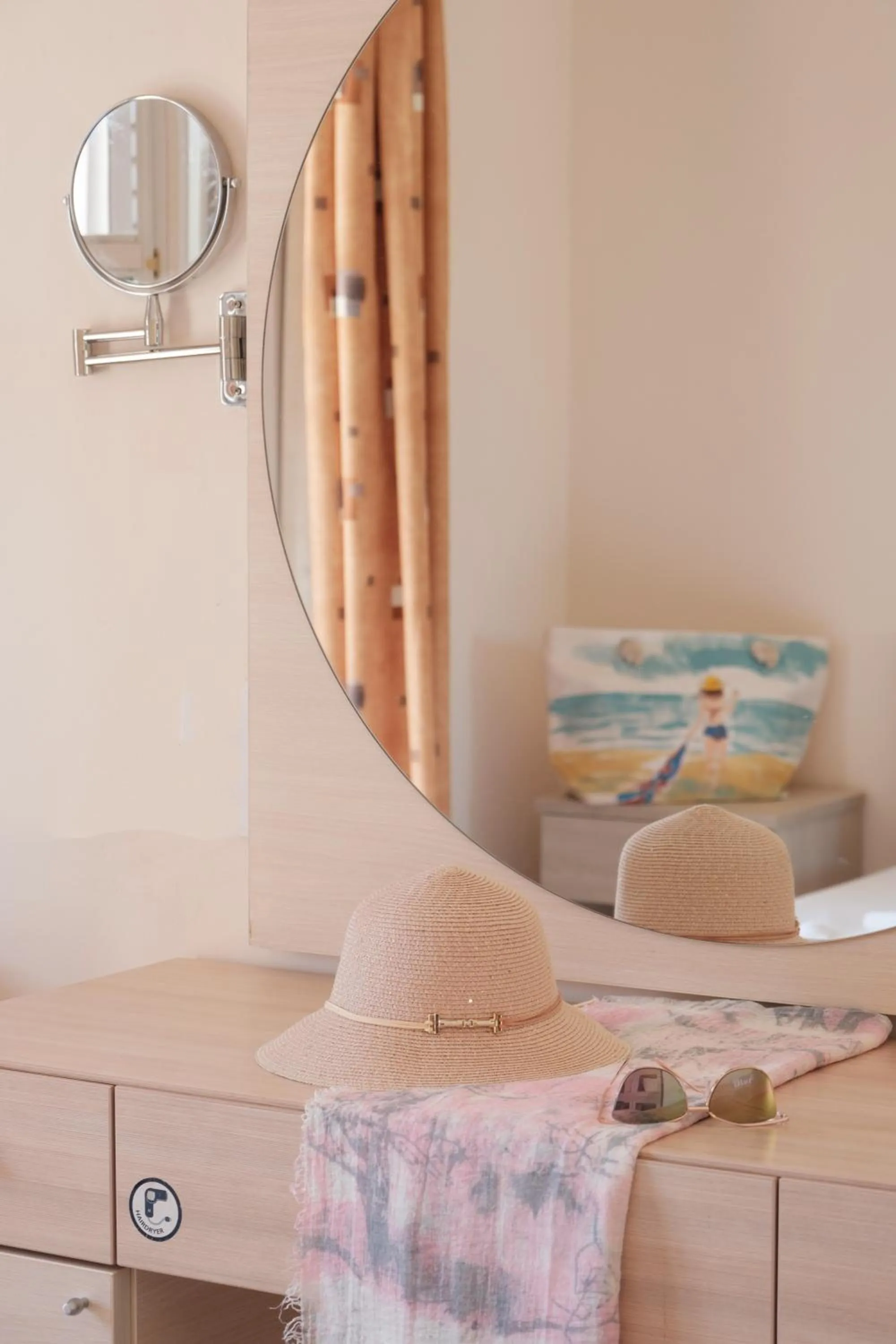 Decorative detail in Canal D' Amour by Estia