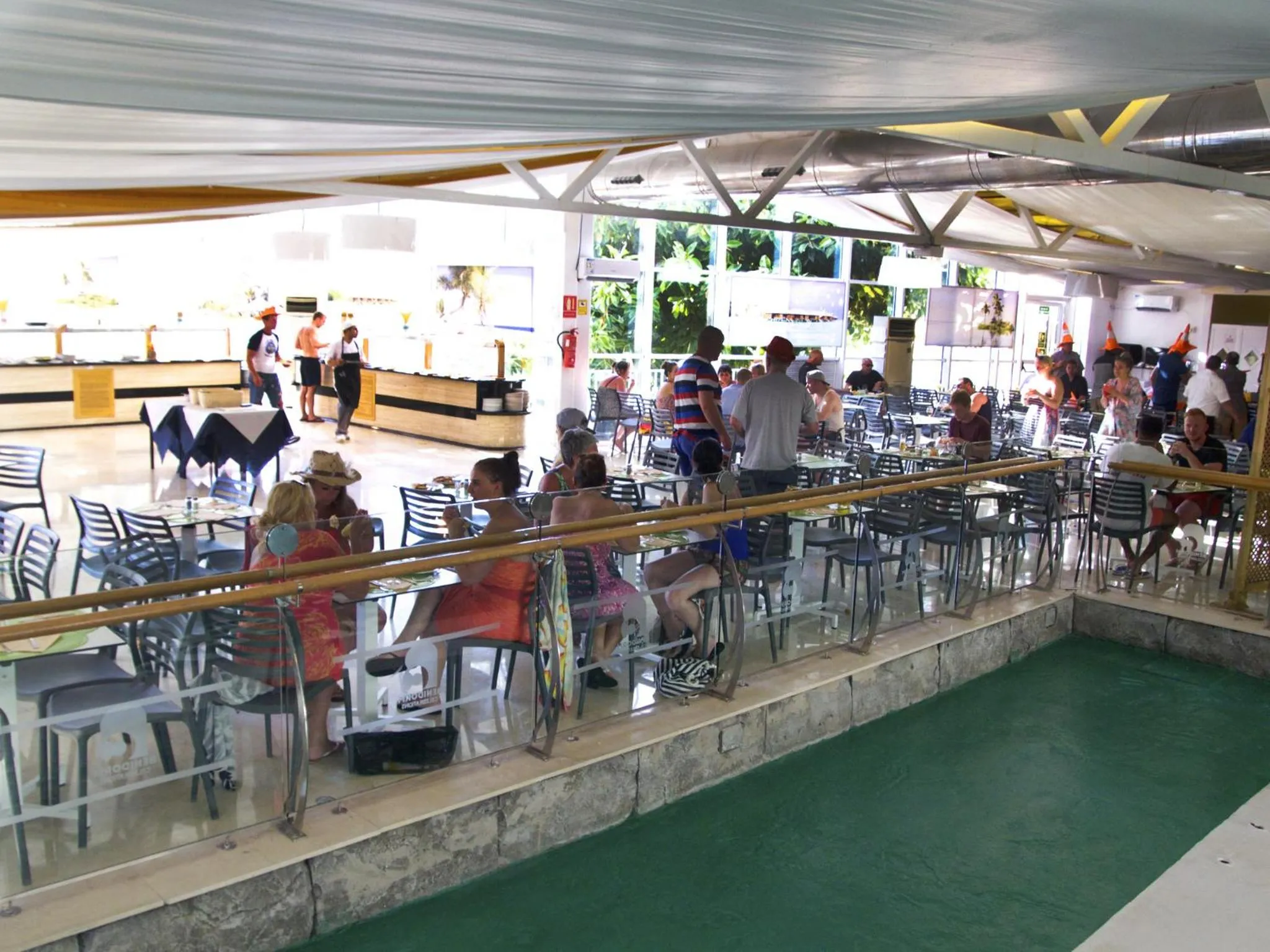 Restaurant/places to eat in BC Music Resort