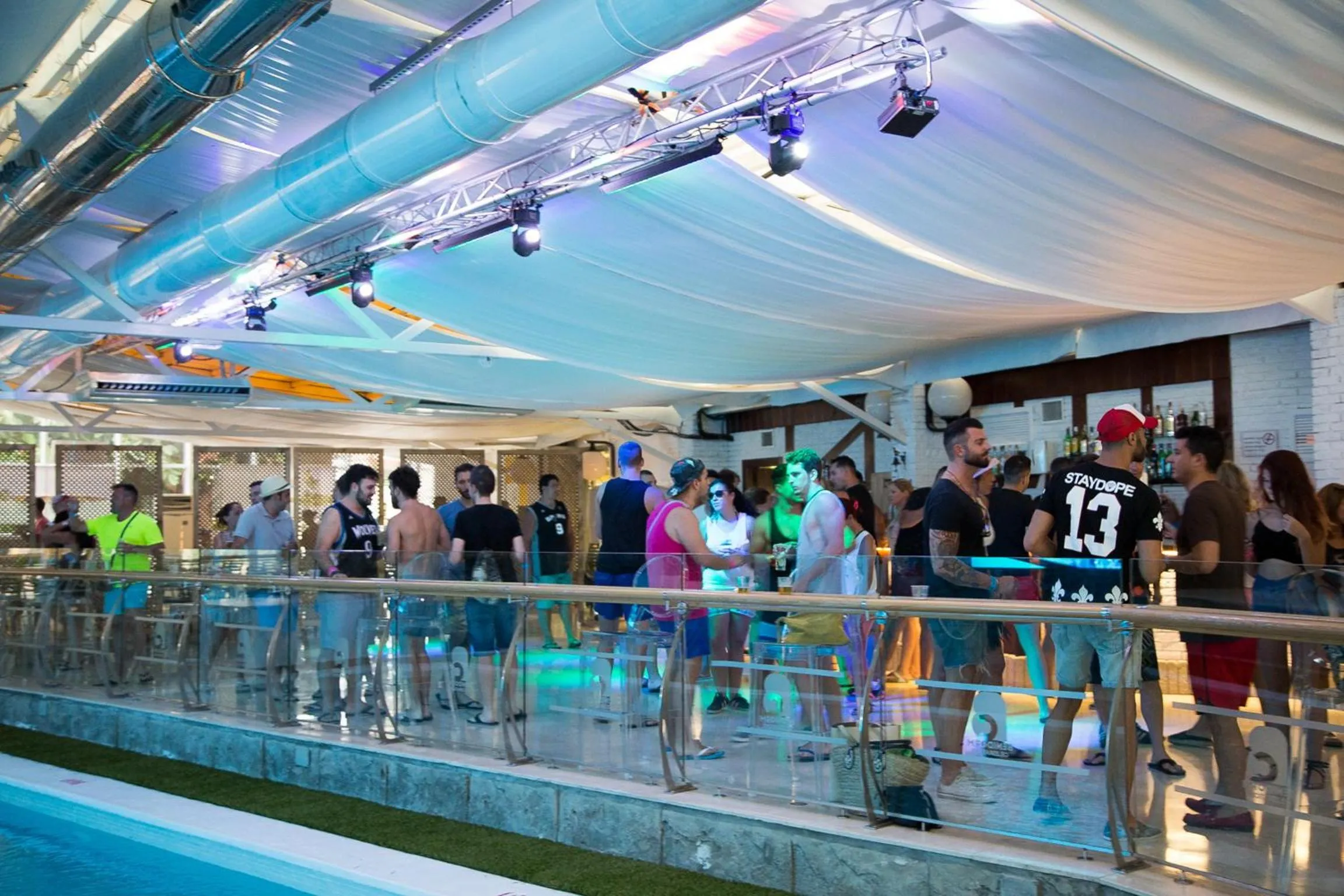 Nightclub / DJ in BC Music Resort