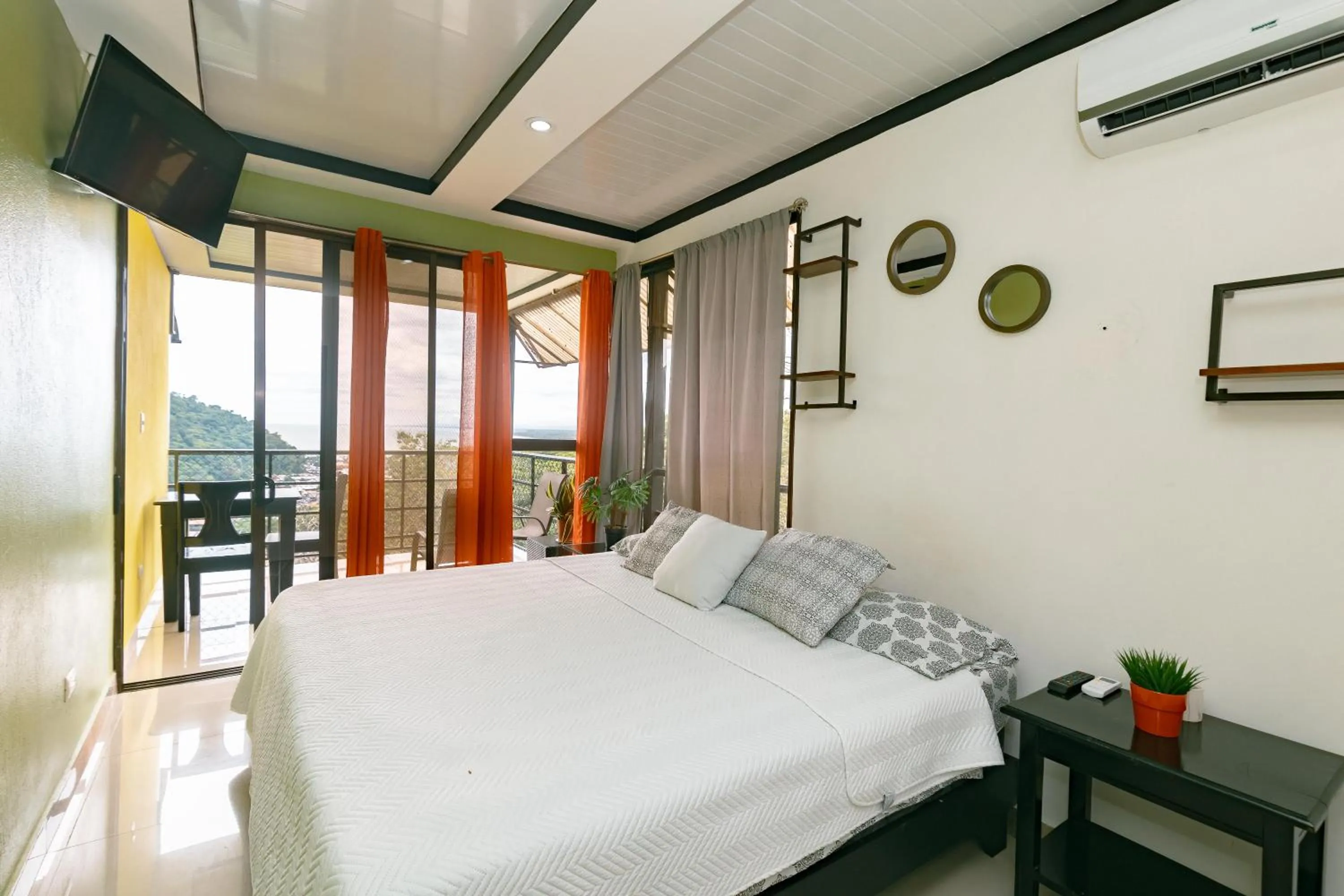 Bedroom, Bed in Vista del Pacifico Boutique Hotel