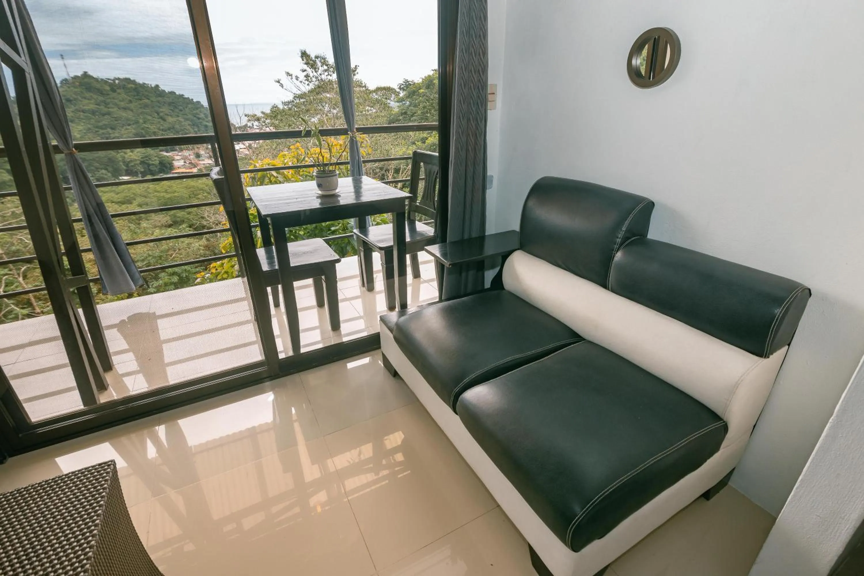 Living room in Vista del Pacifico Boutique Hotel