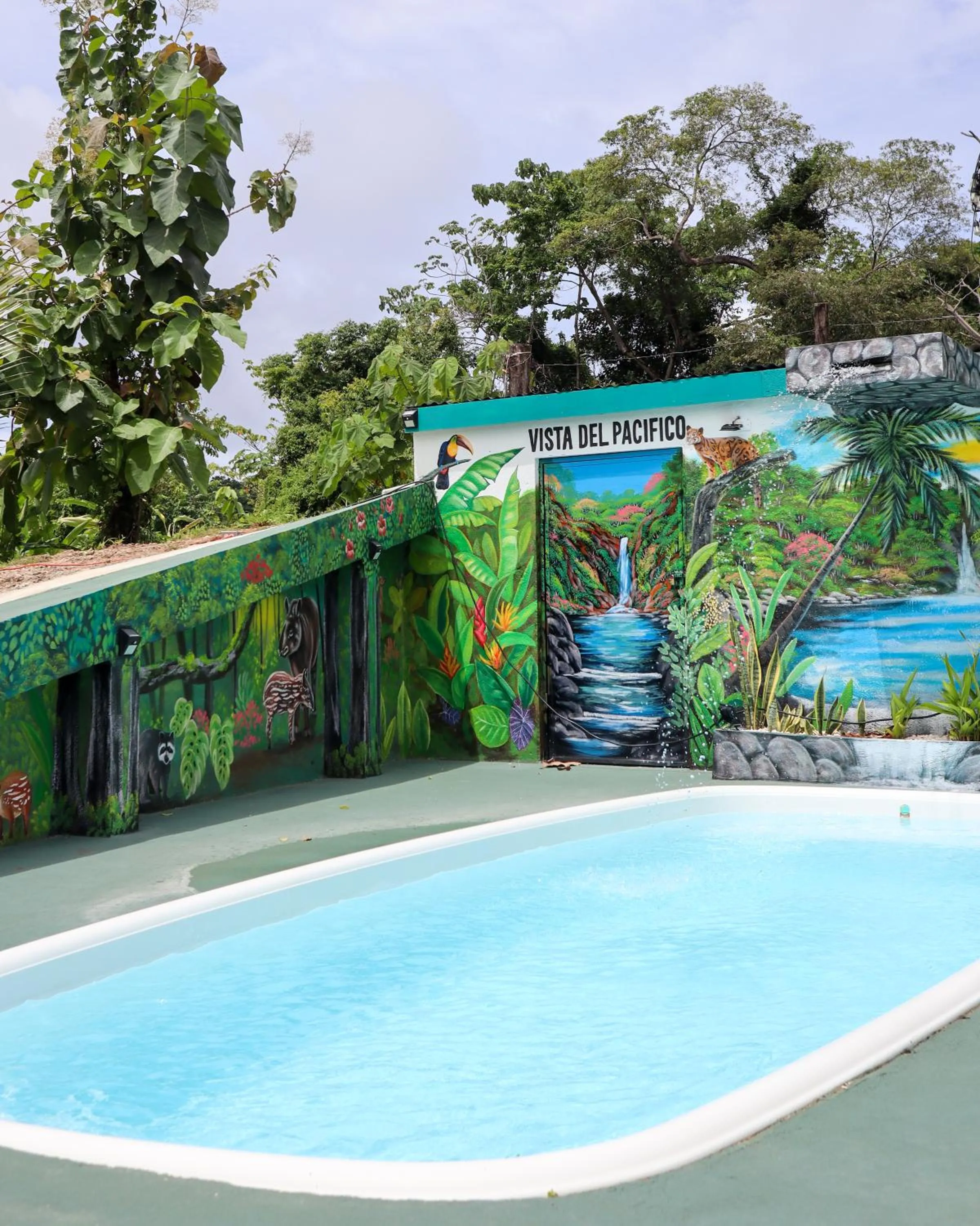Swimming pool in Vista del Pacifico Boutique Hotel
