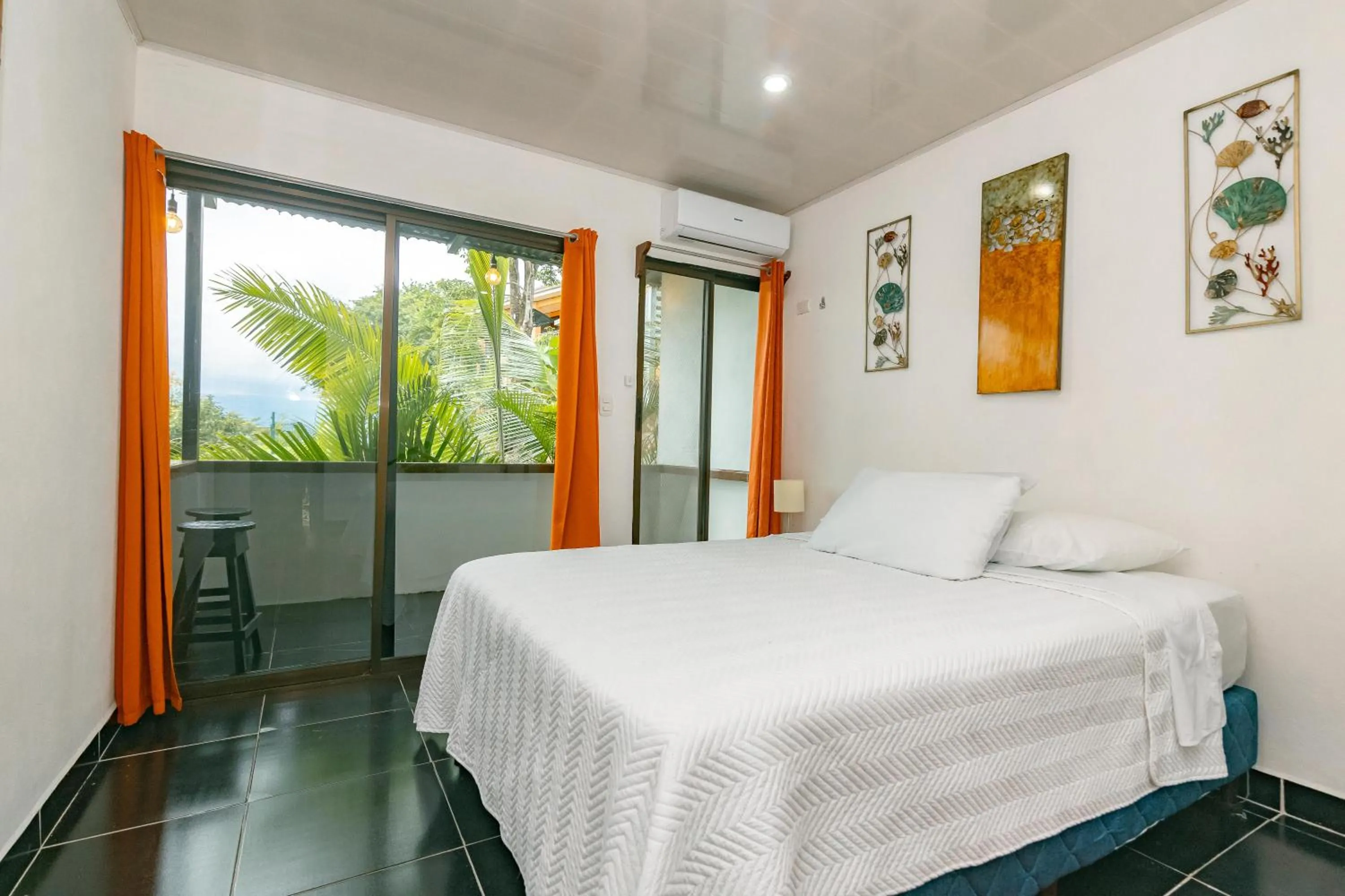 Bed in Vista del Pacifico Boutique Hotel