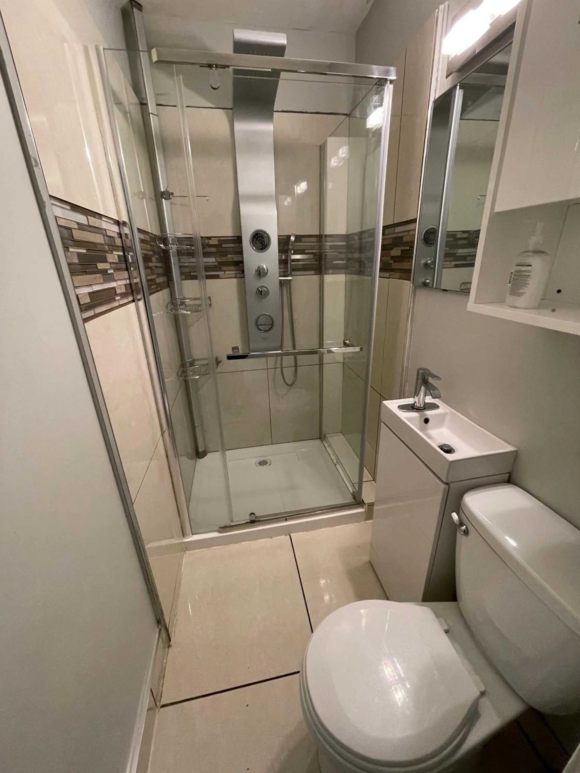 Shower in Le Convivial