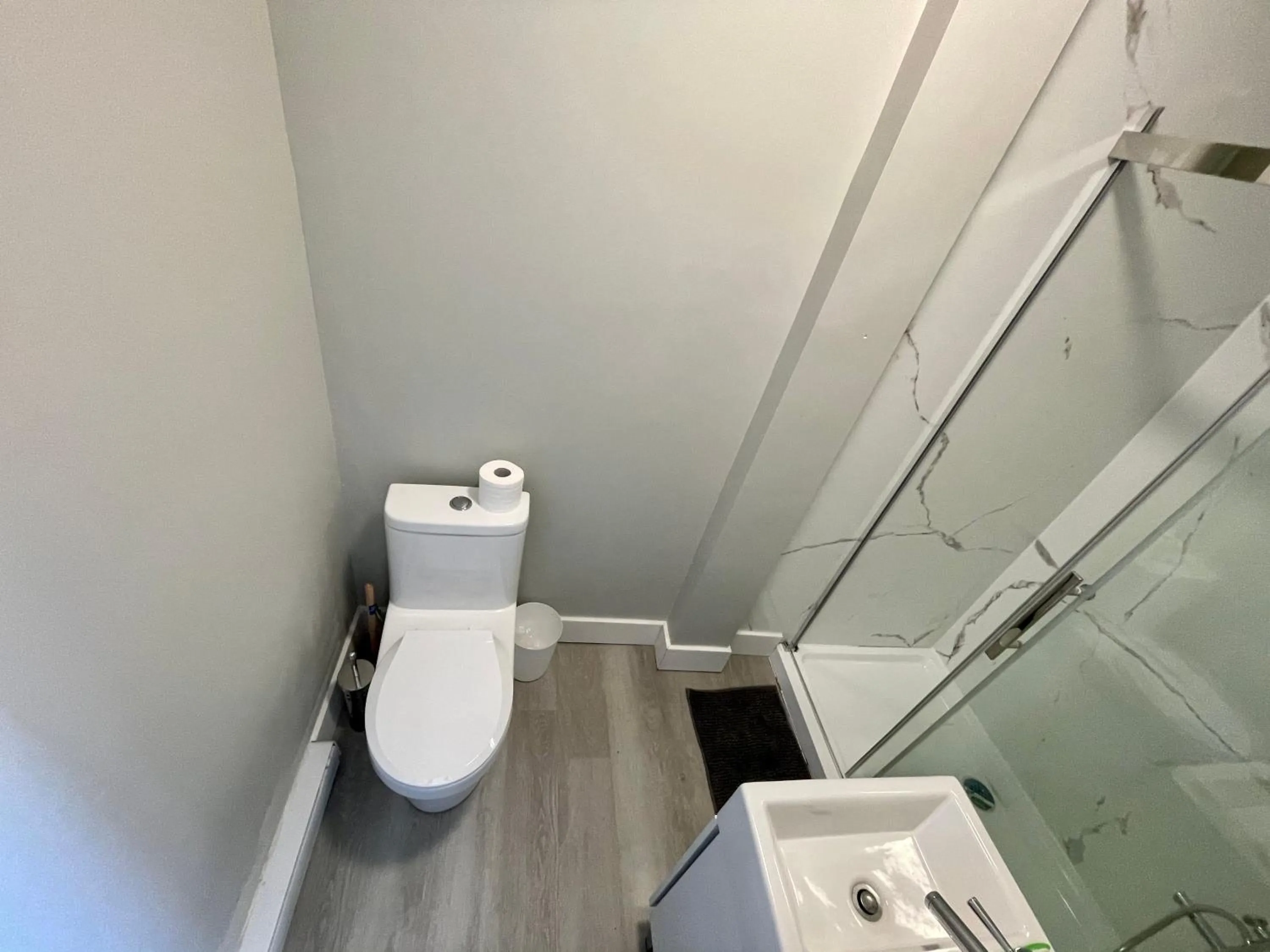 Toilet in Le Convivial