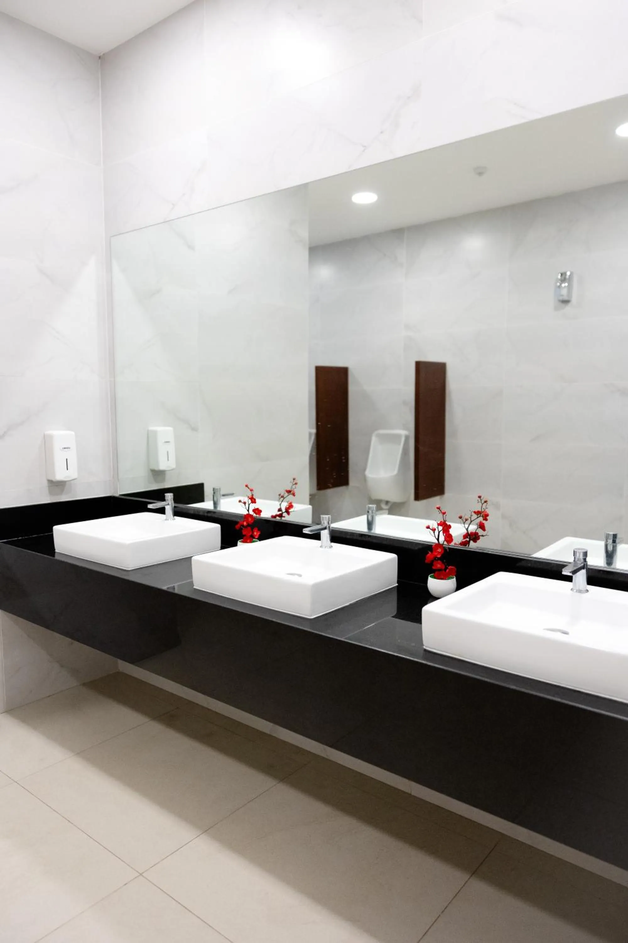 Public Bath in Hotel Refugio