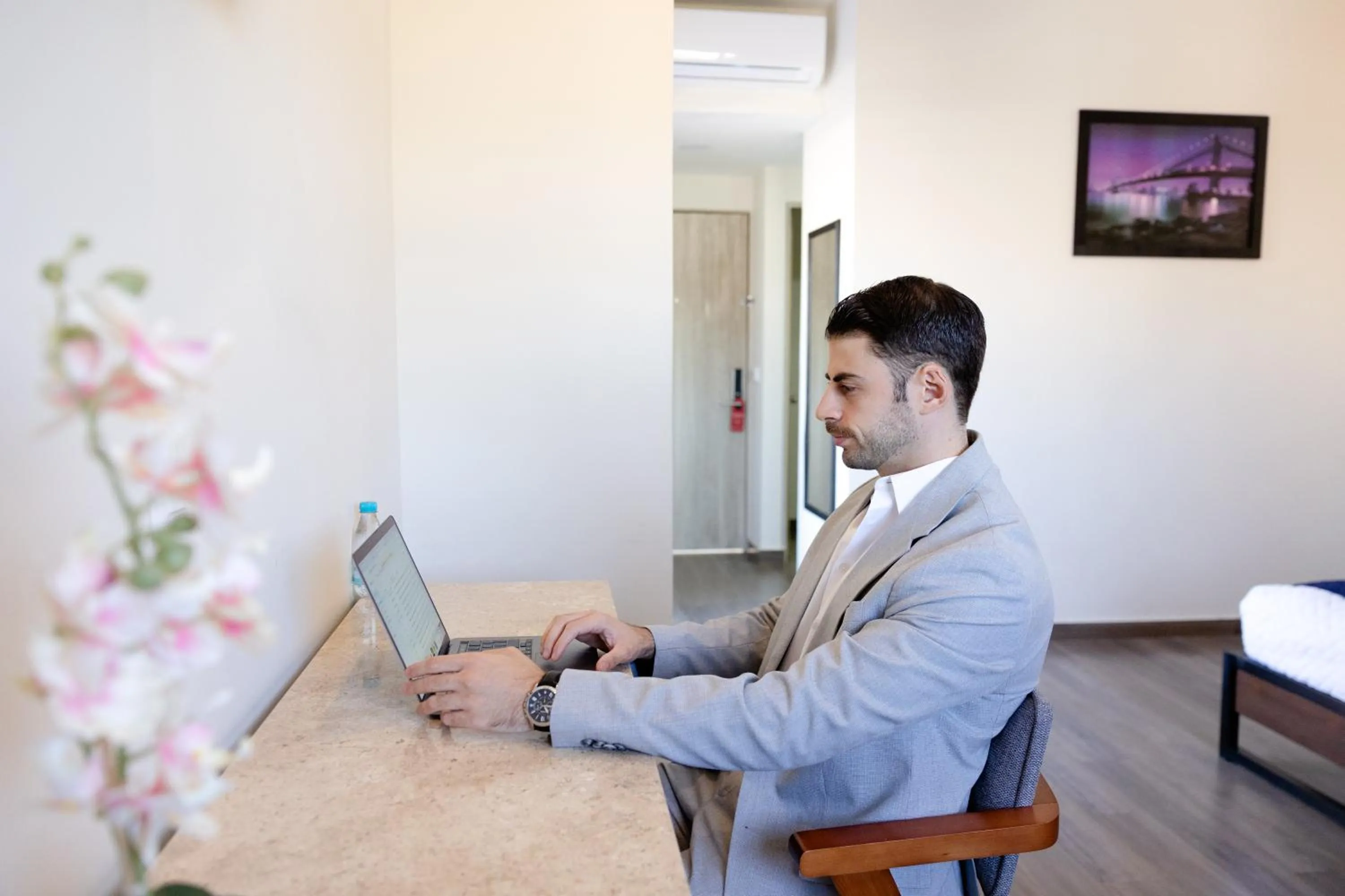 People in Hotel Refugio