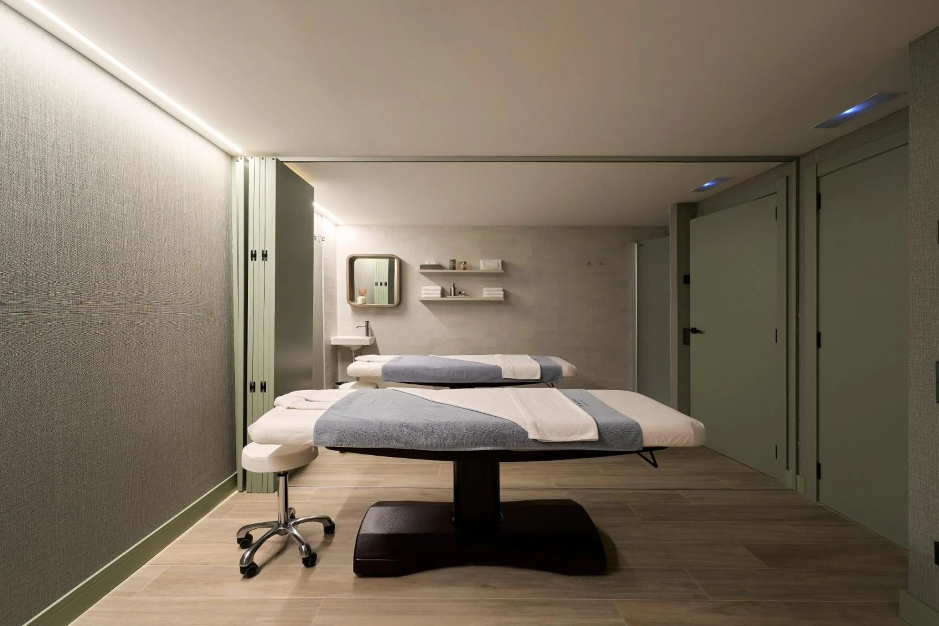 Massage in Catalonia La Maquinista