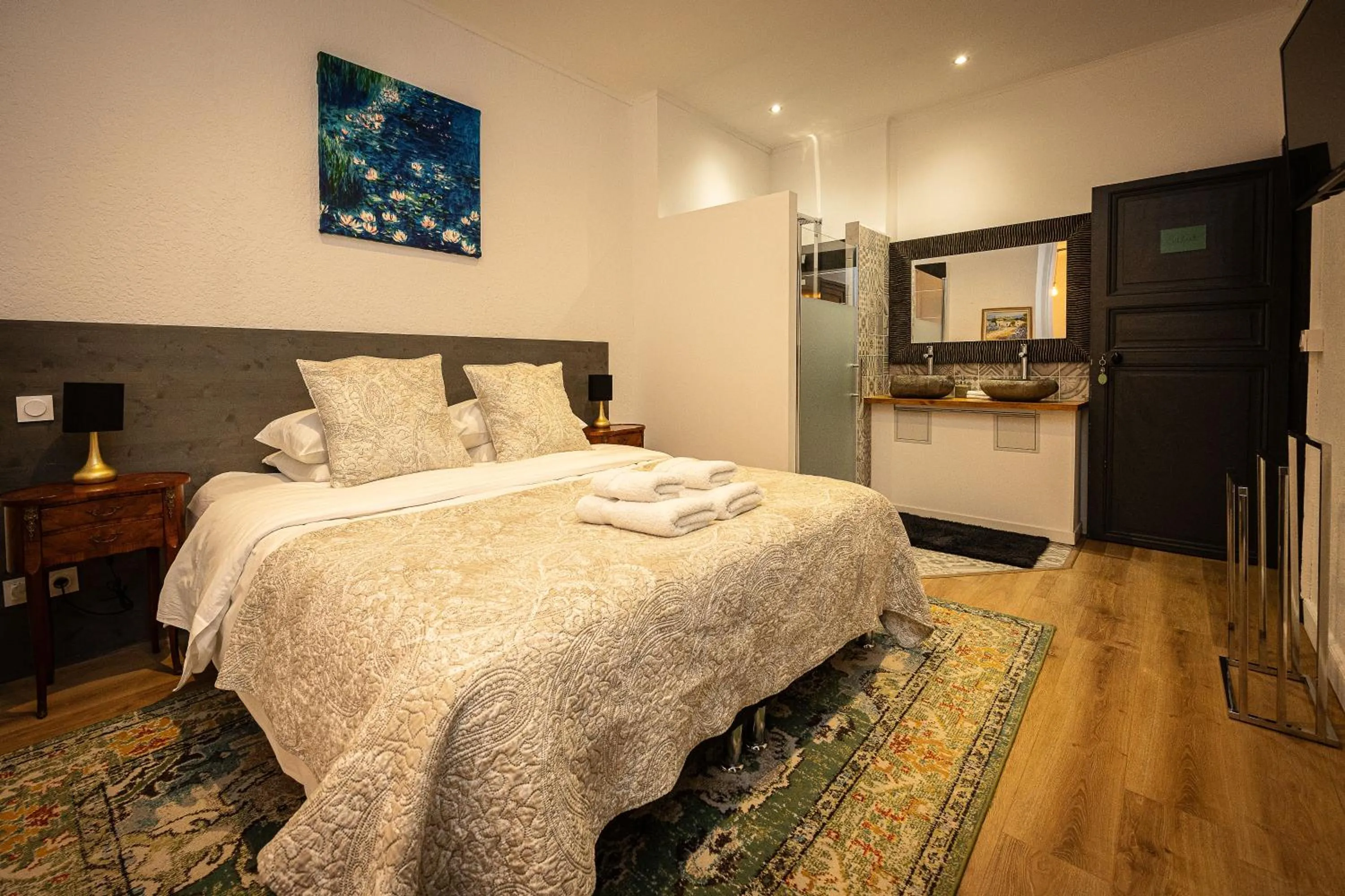 Bedroom, Bed in SalutBB Chambre d'hote