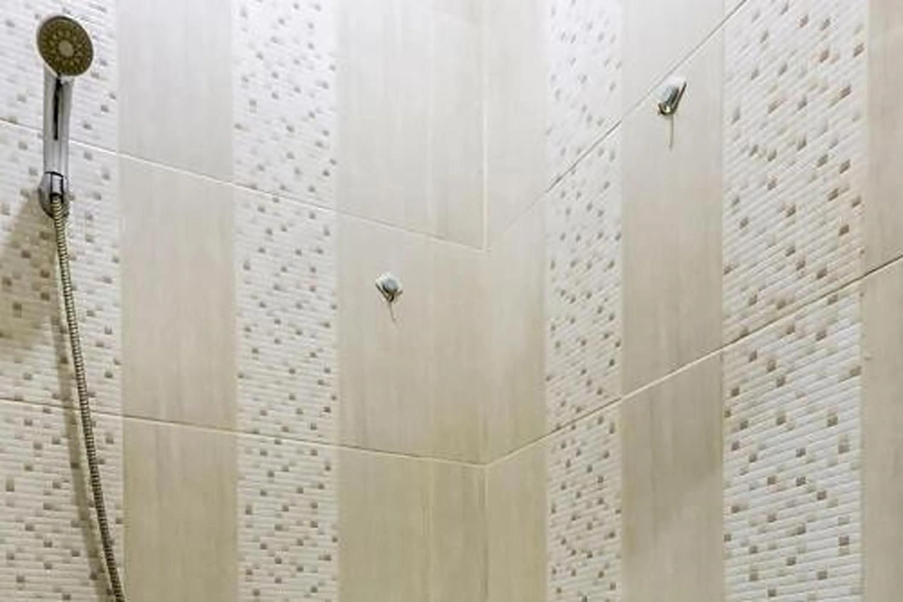 Shower in Palajuanders Inn Palawan