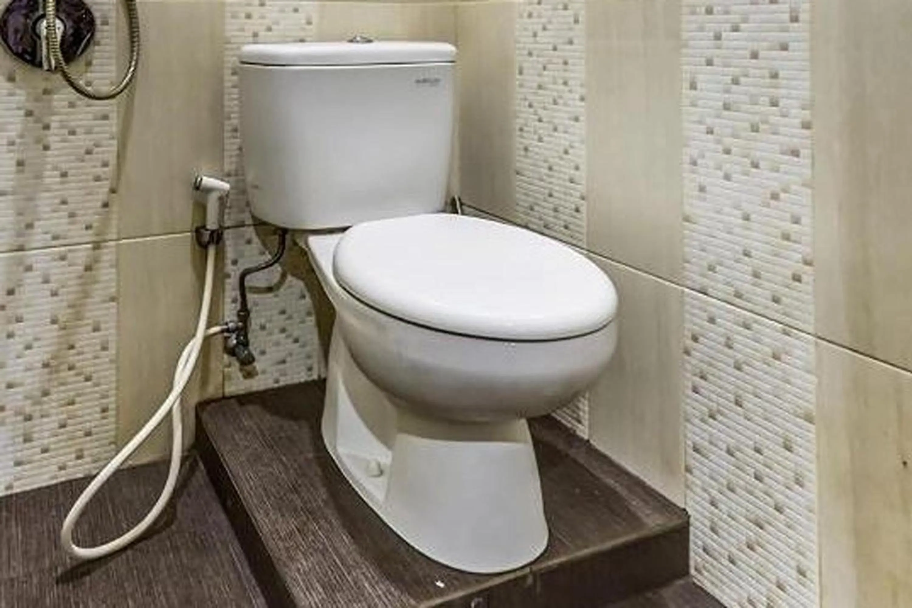 Toilet in Palajuanders Inn Palawan