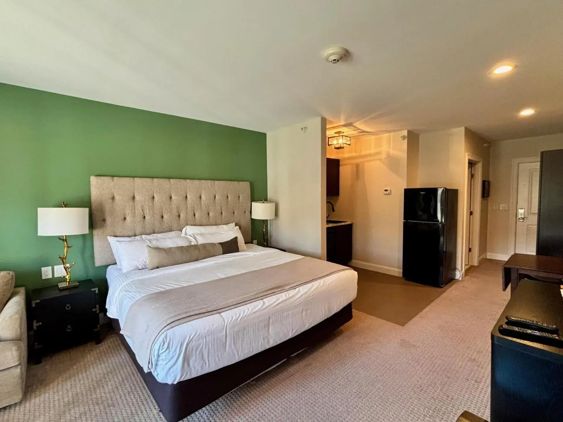 Courtyard King Kitchen Studio Room in On the River Inn Courtyard King Kitchen Studio Room in On the River Inn