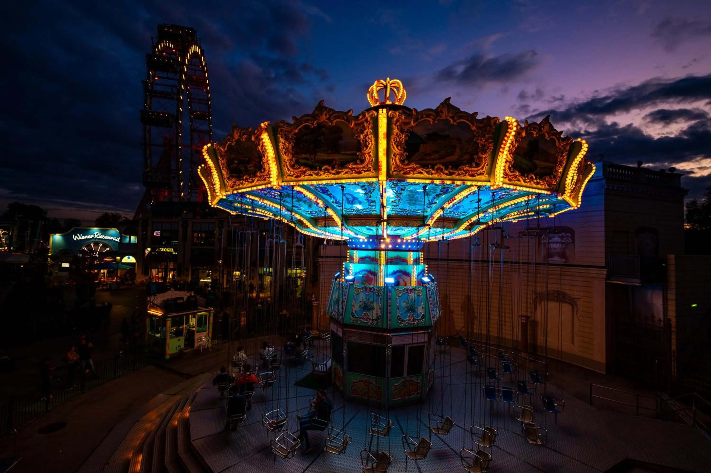 Night in WELTWIEN Luxury Art Apartments & Free Parking