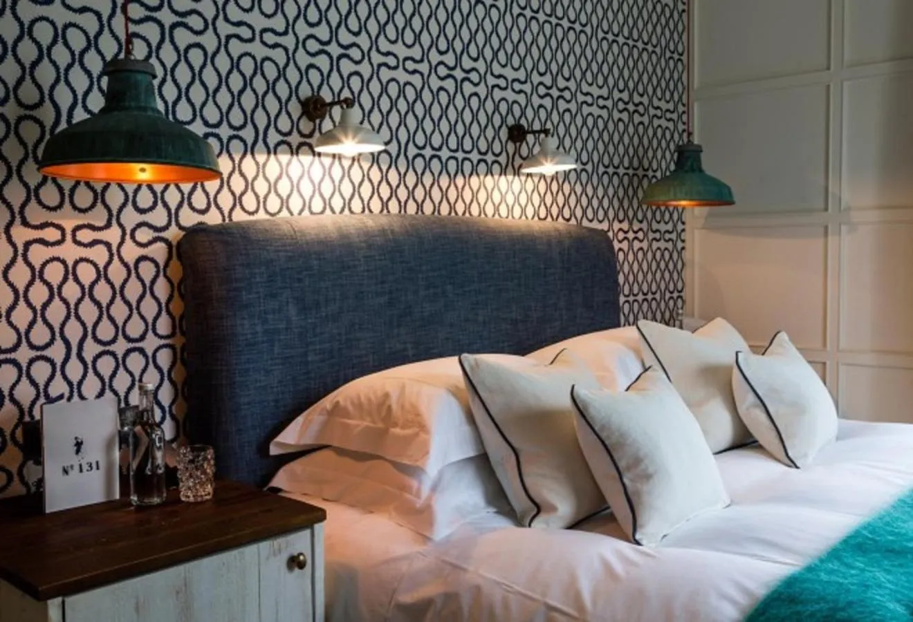 Bedroom, Bed in No131 The Promenade