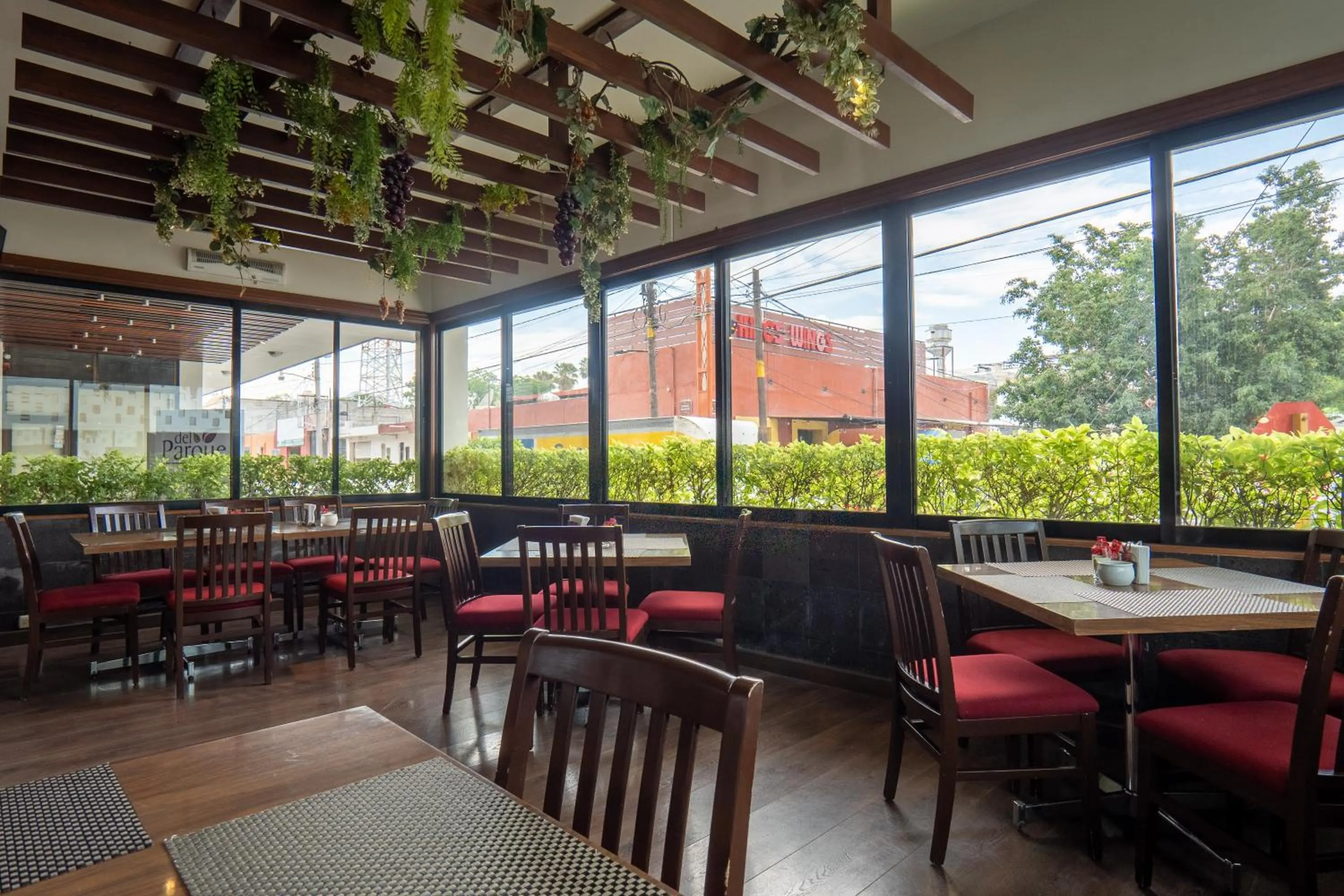 Restaurant/places to eat in Hotel del Parque