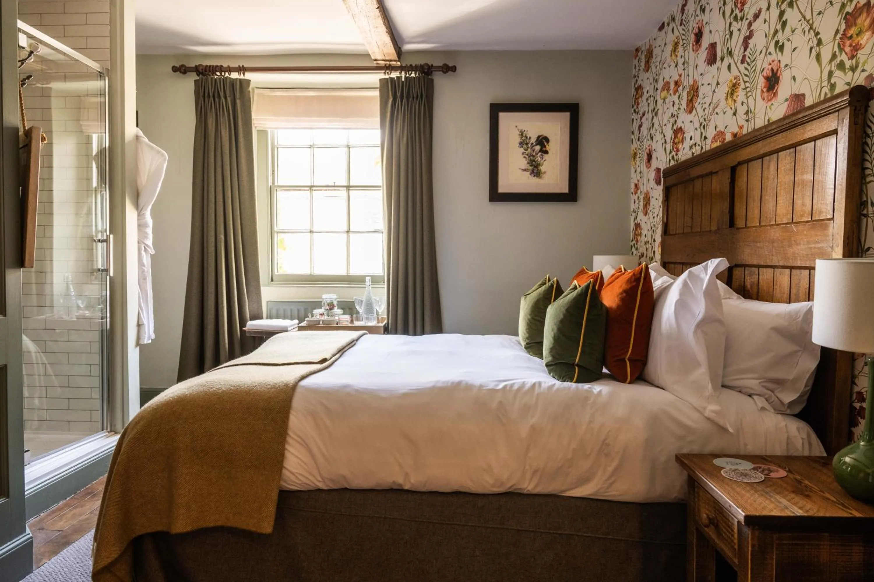 Bed in The Wheatsheaf Inn