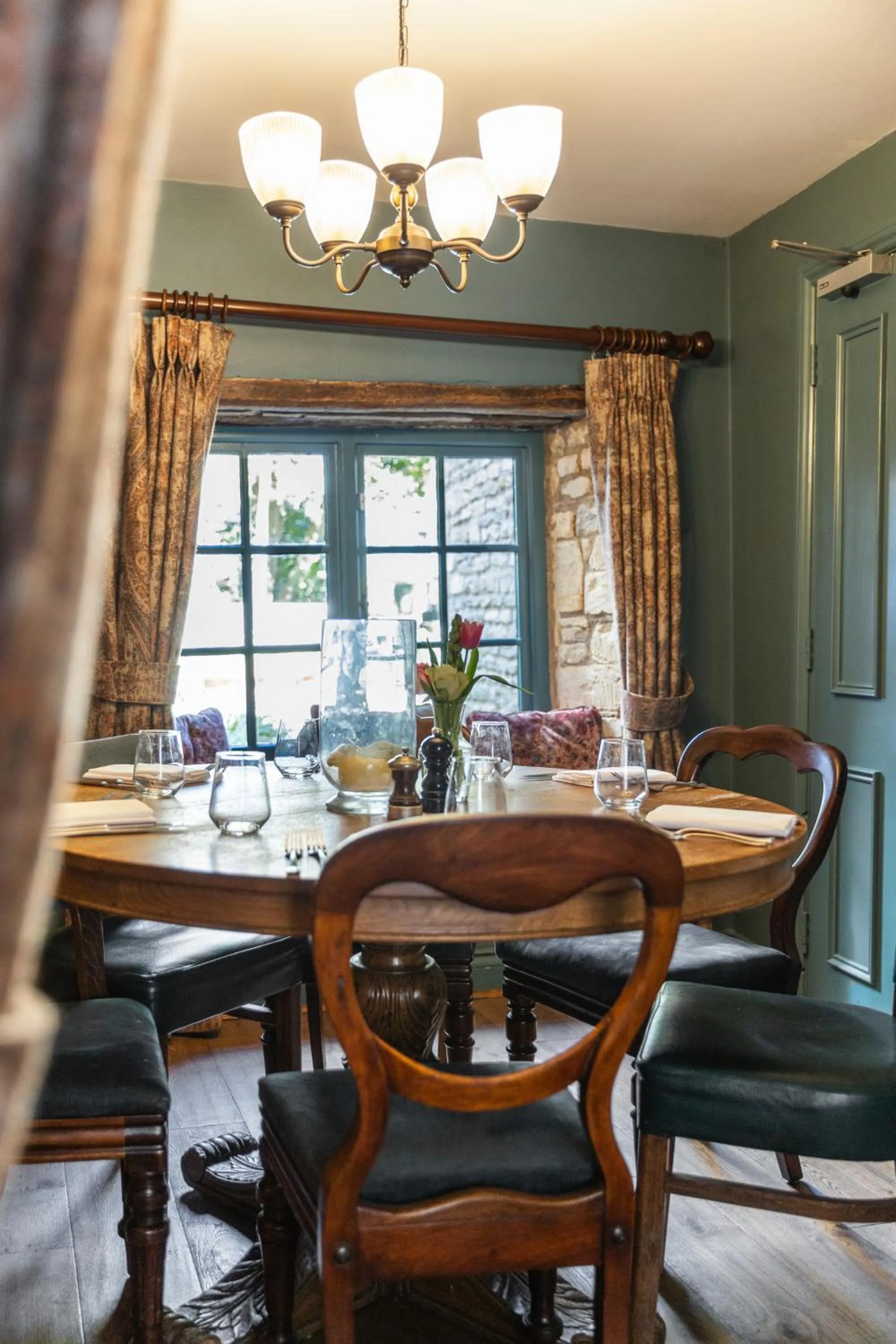 Restaurant/places to eat in The Wheatsheaf Inn