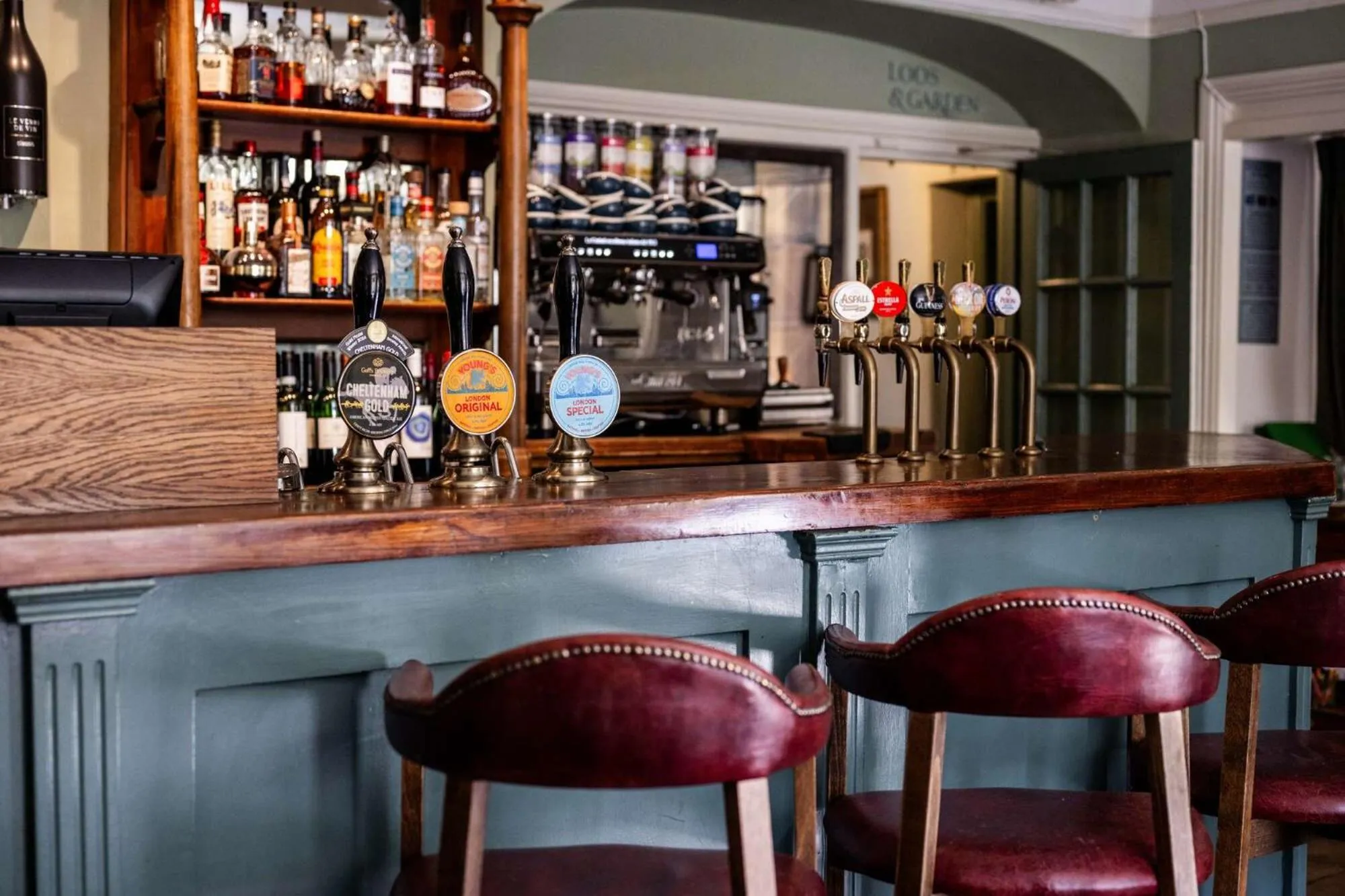 Lounge or bar in The Wheatsheaf Inn