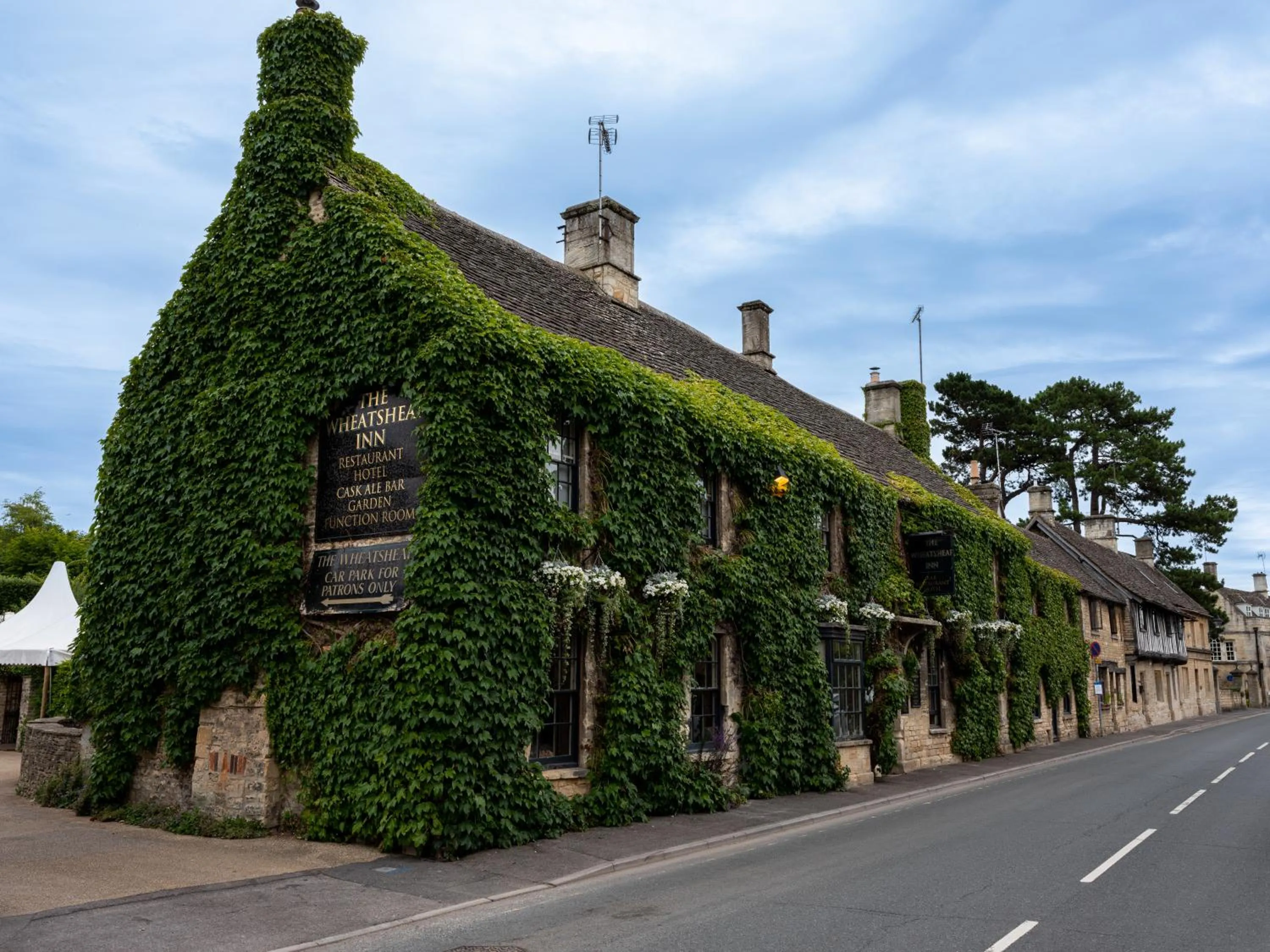 Property building in The Wheatsheaf Inn