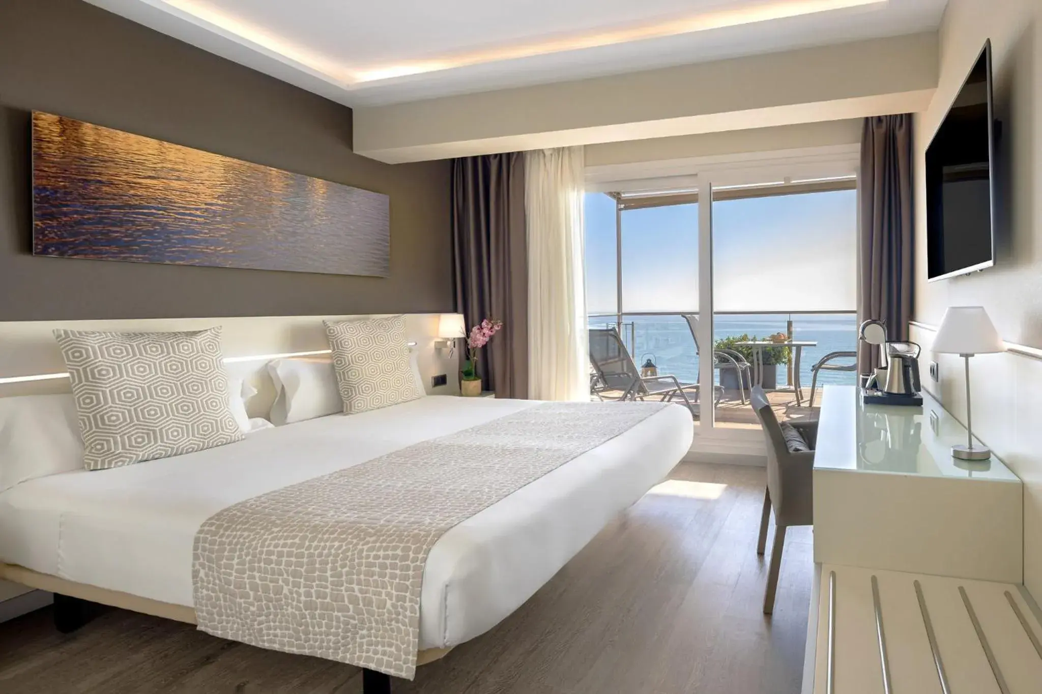 Bed in Calipolis Bed in Calipolis