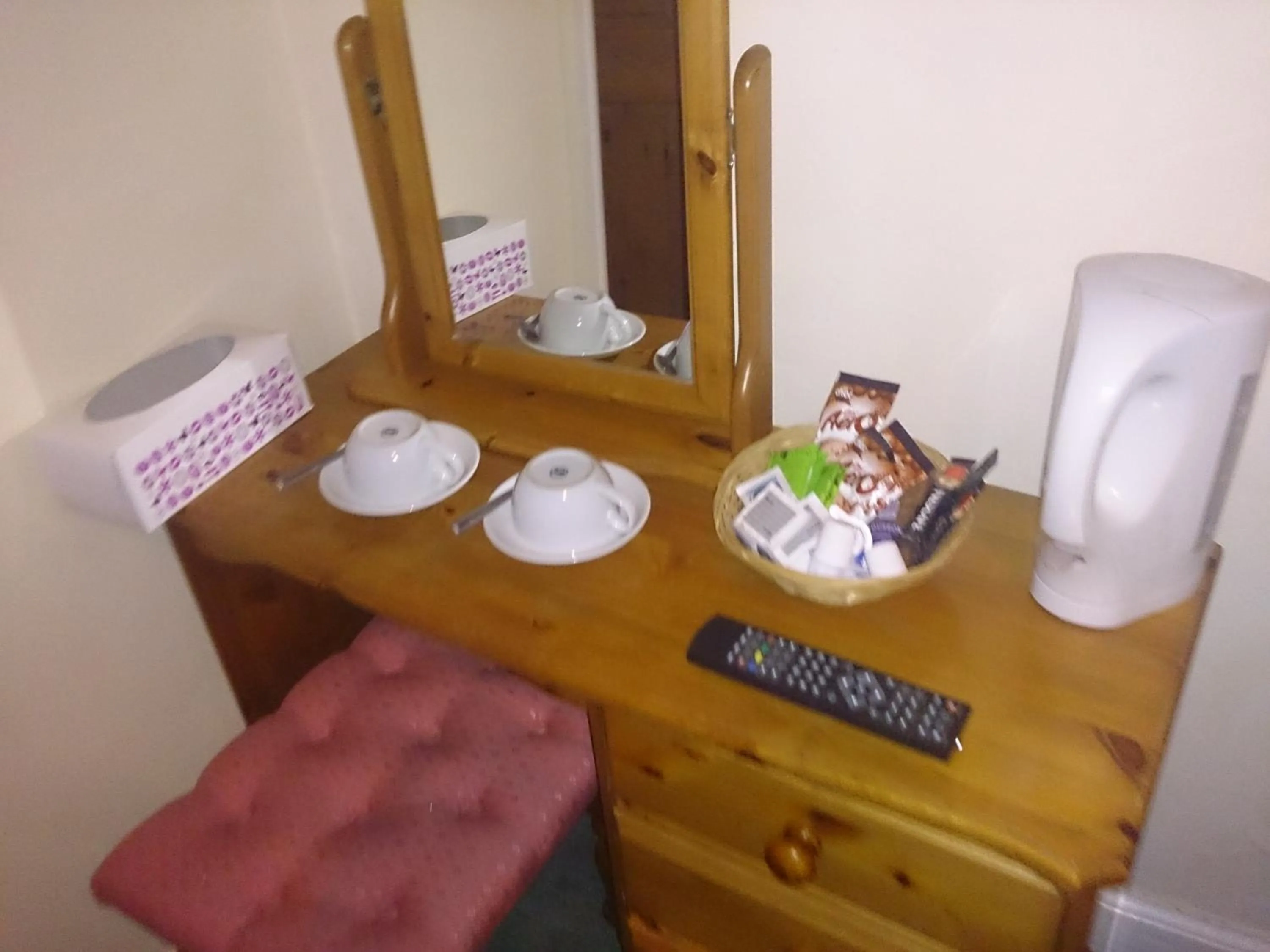 Coffee/tea facilities in OYO Rose & Crown Hotel