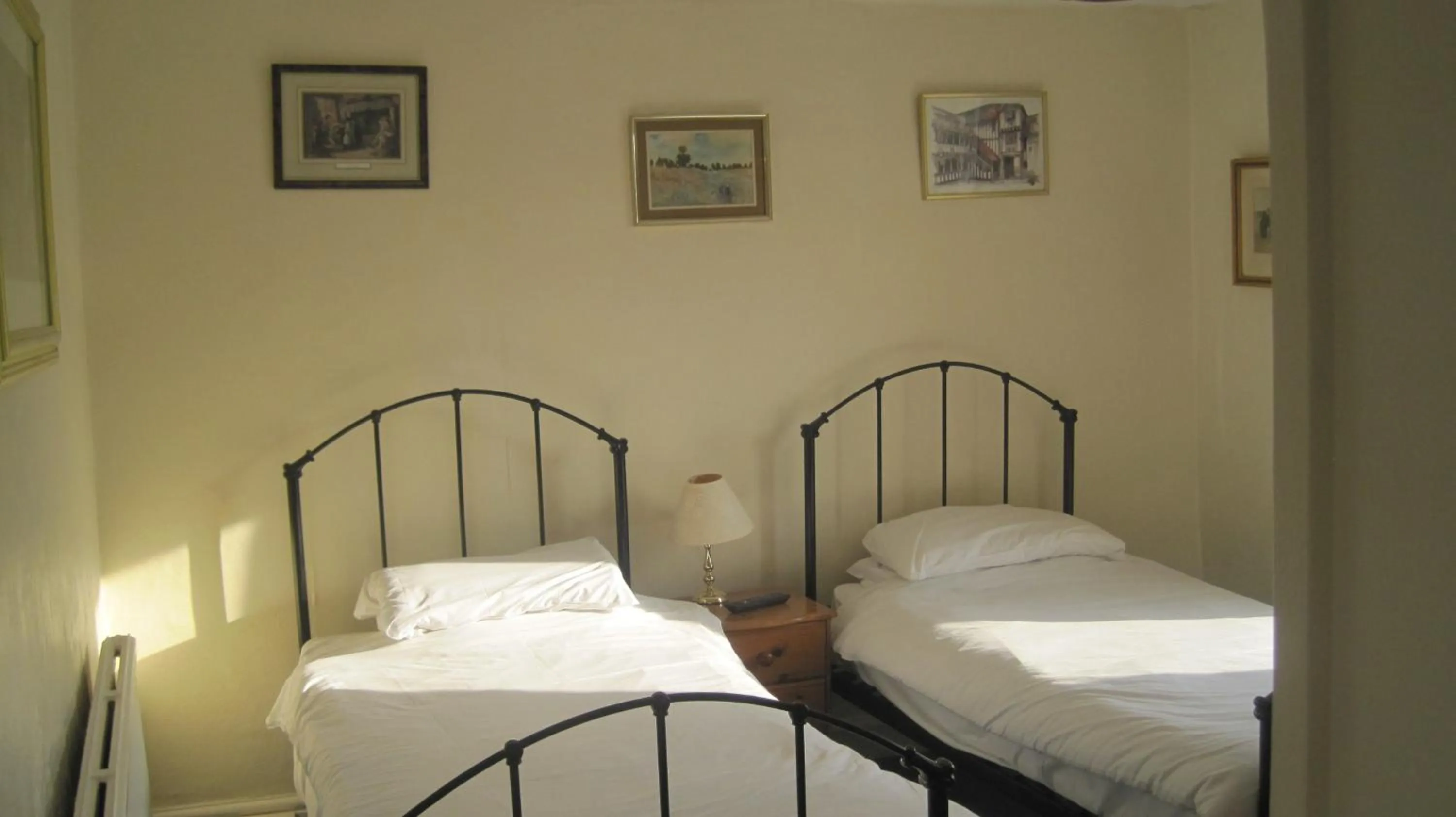 Day in OYO Rose & Crown Hotel