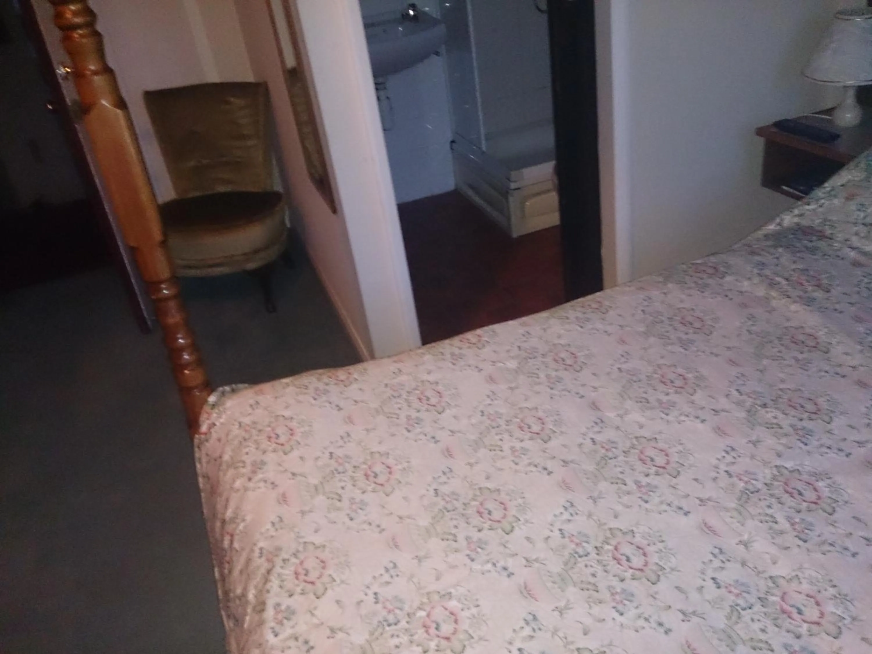 Seating area in OYO Rose & Crown Hotel