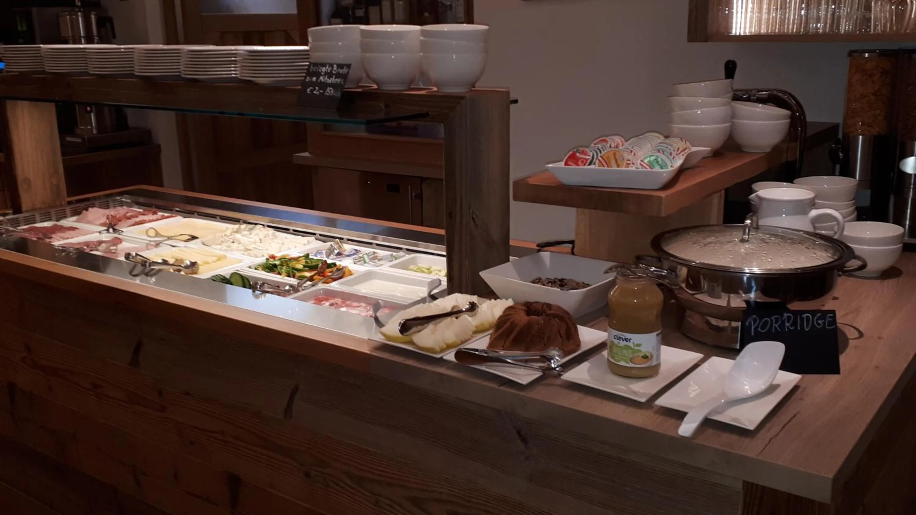 Food and drinks in Hotel Starjet