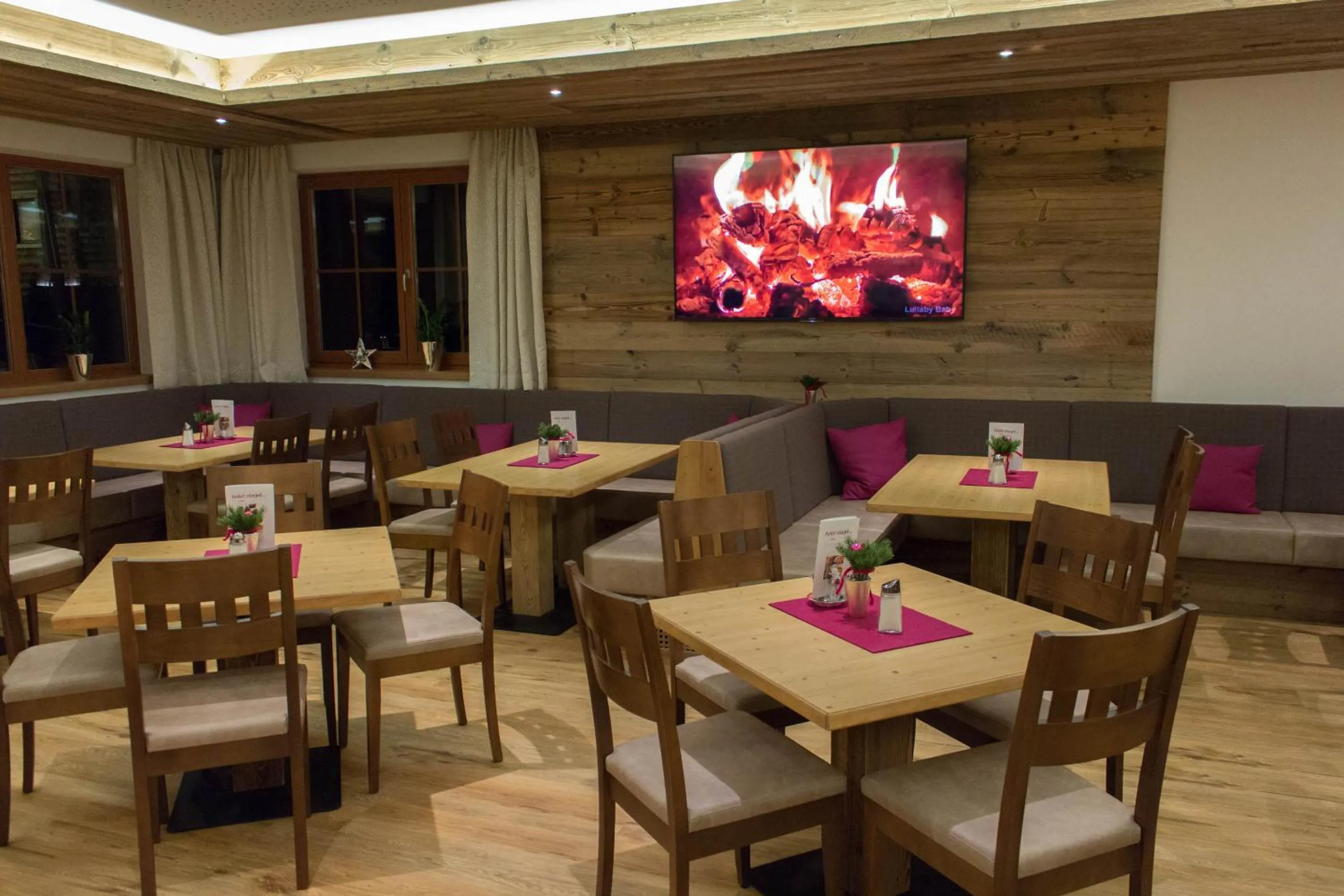 Dining area in Hotel Starjet