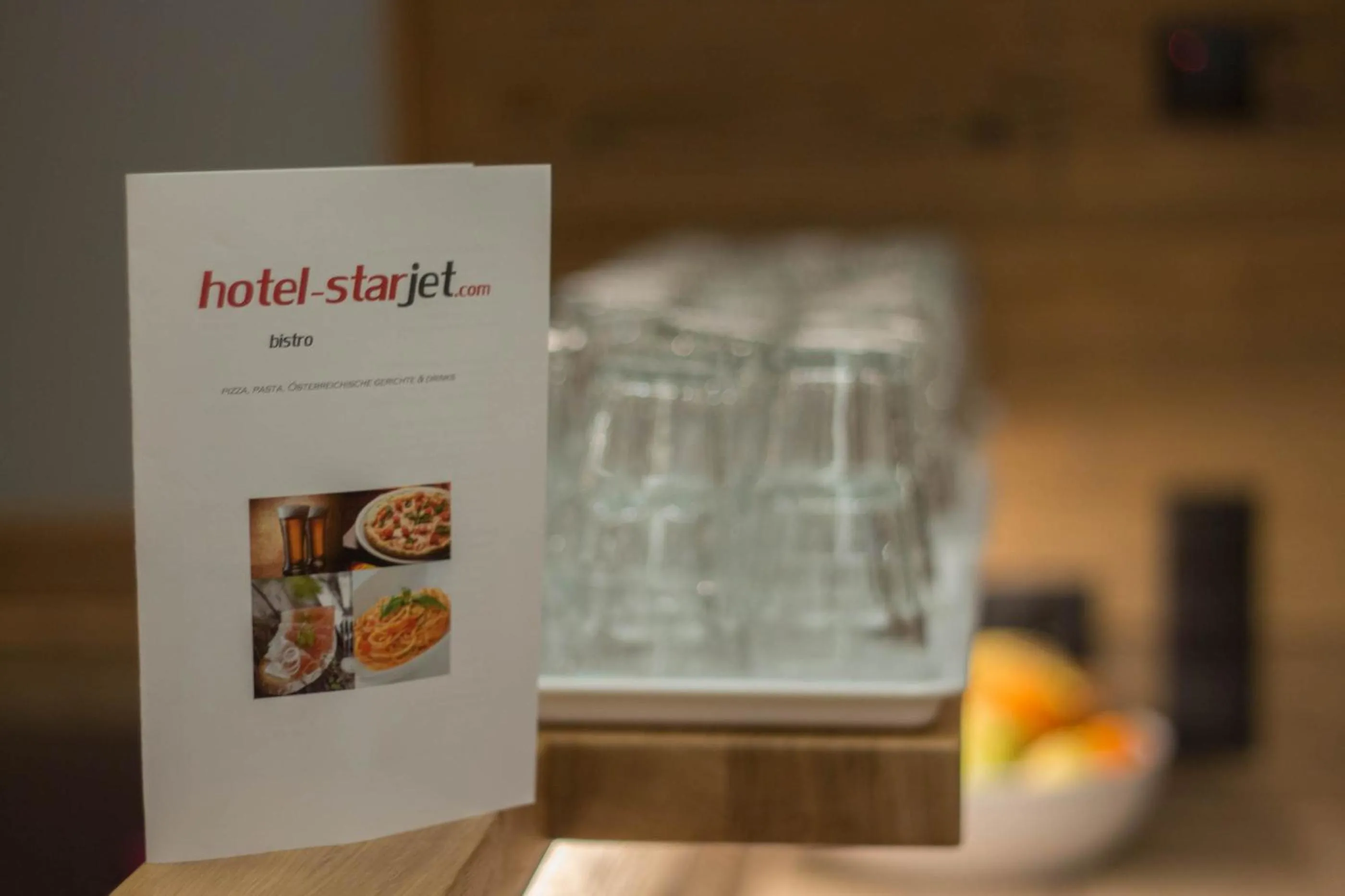Dining area, Bed in Hotel Starjet