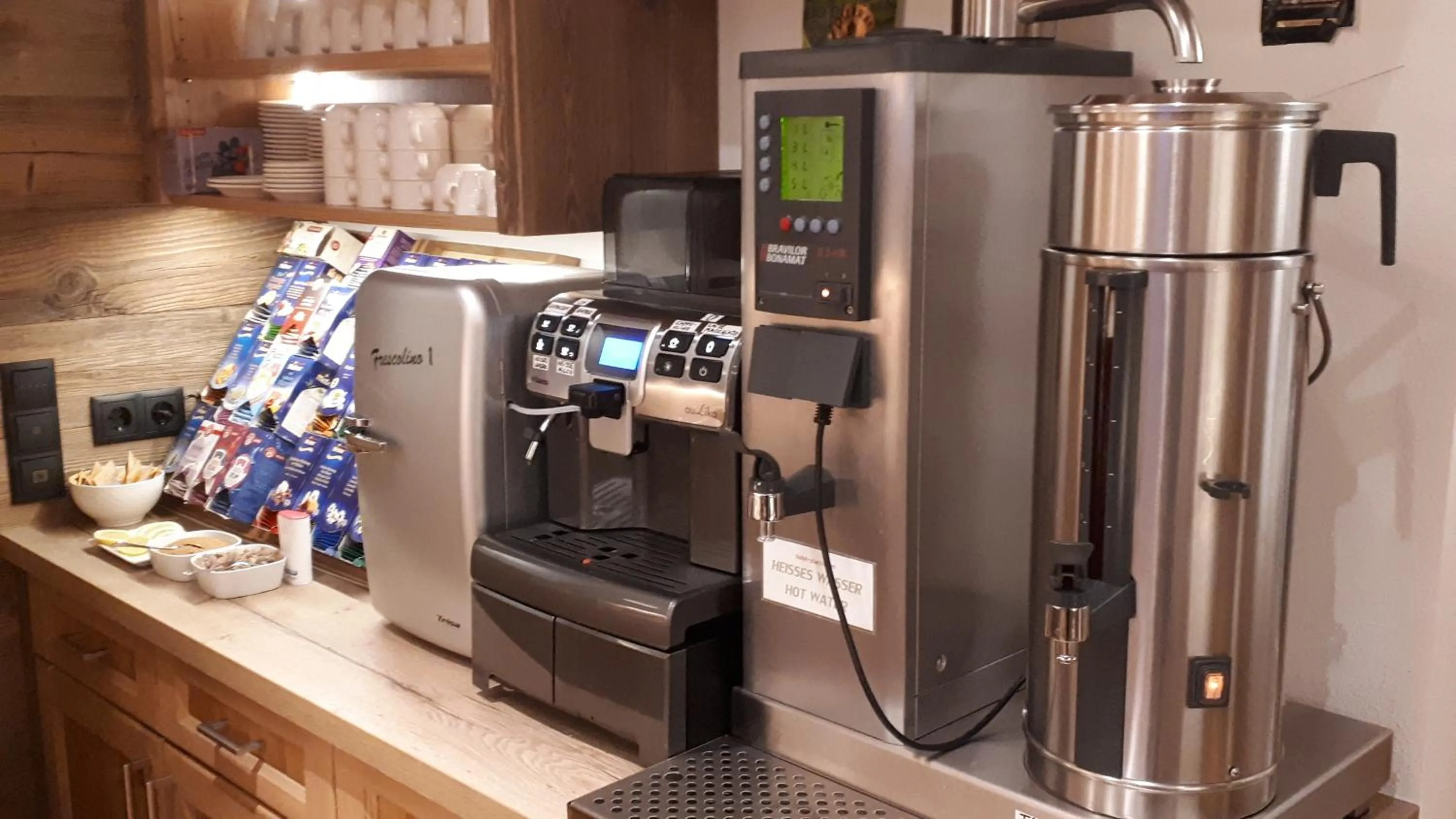 Food and drinks in Hotel Starjet