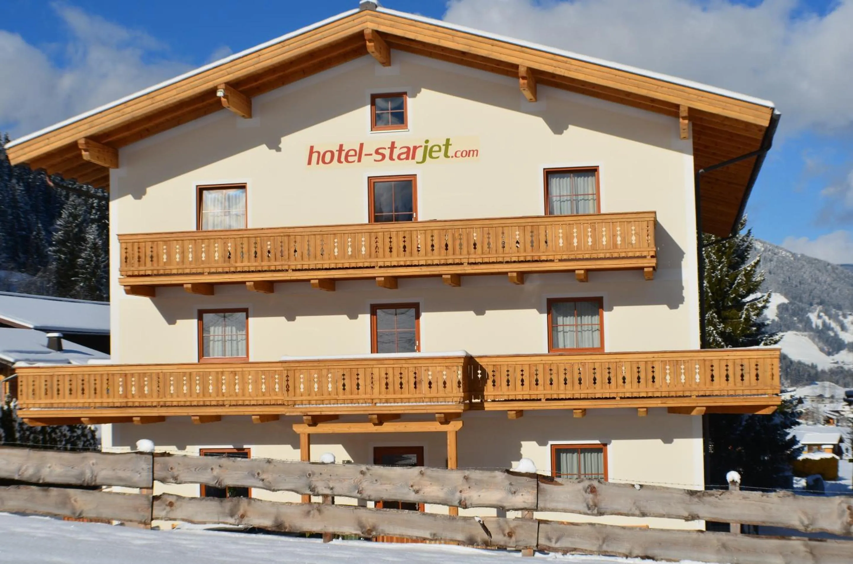 Property building in Hotel Starjet