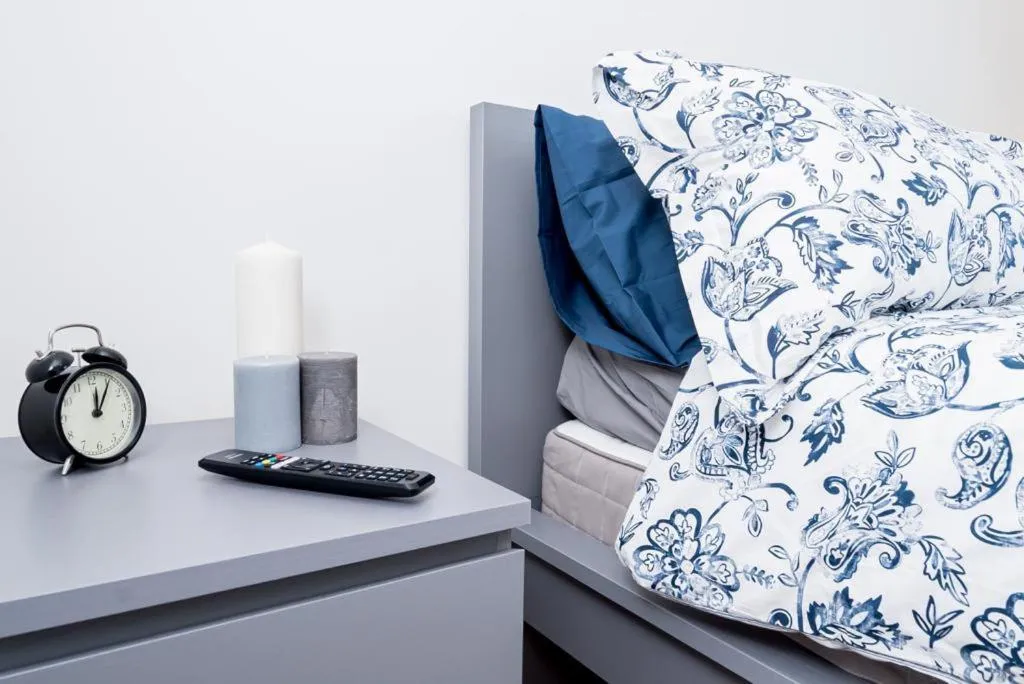 Bedroom, Bed in Bayview Apartments