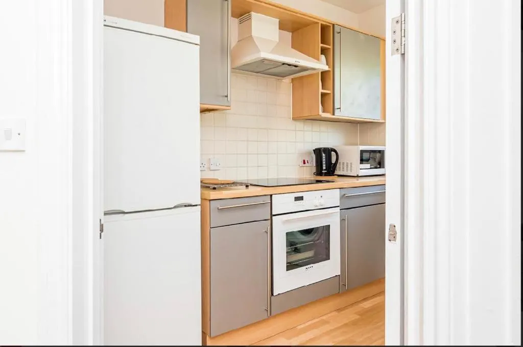 Kitchen or kitchenette in Bayview Apartments