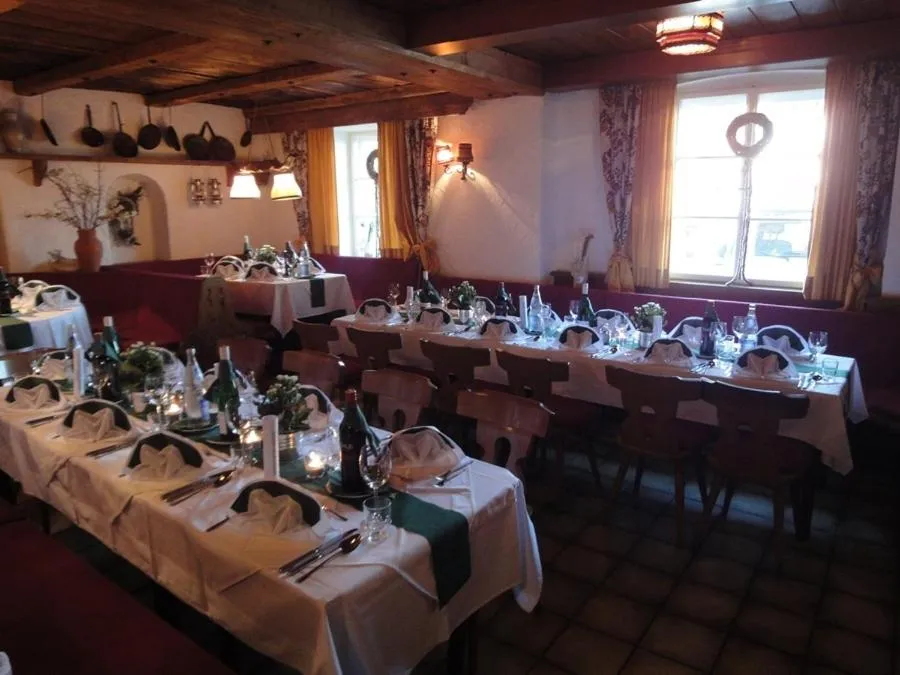 Restaurant/places to eat in Kaiserhotel Neuwirt