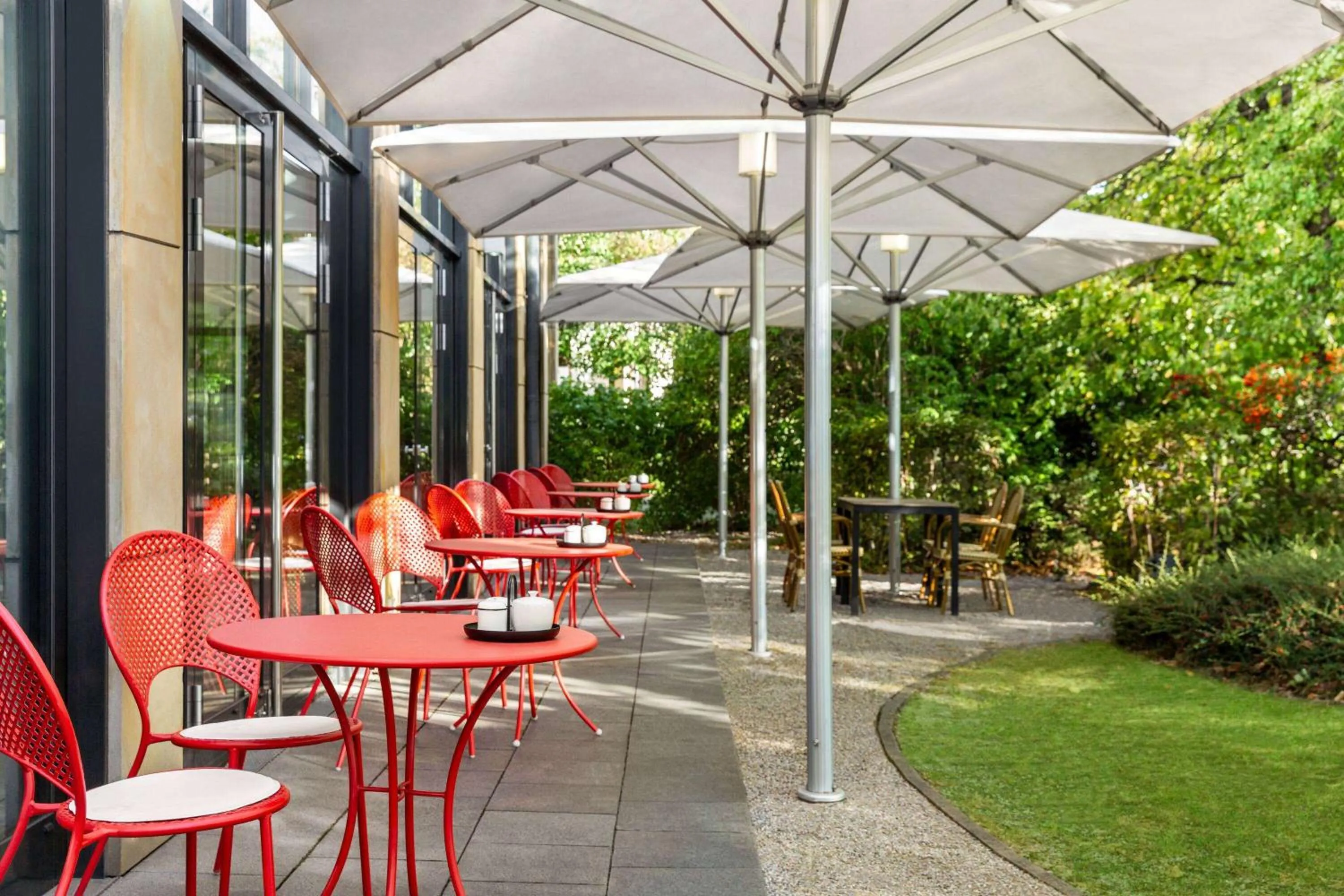 Inner courtyard view in Vienna House Easy by Wyndham München