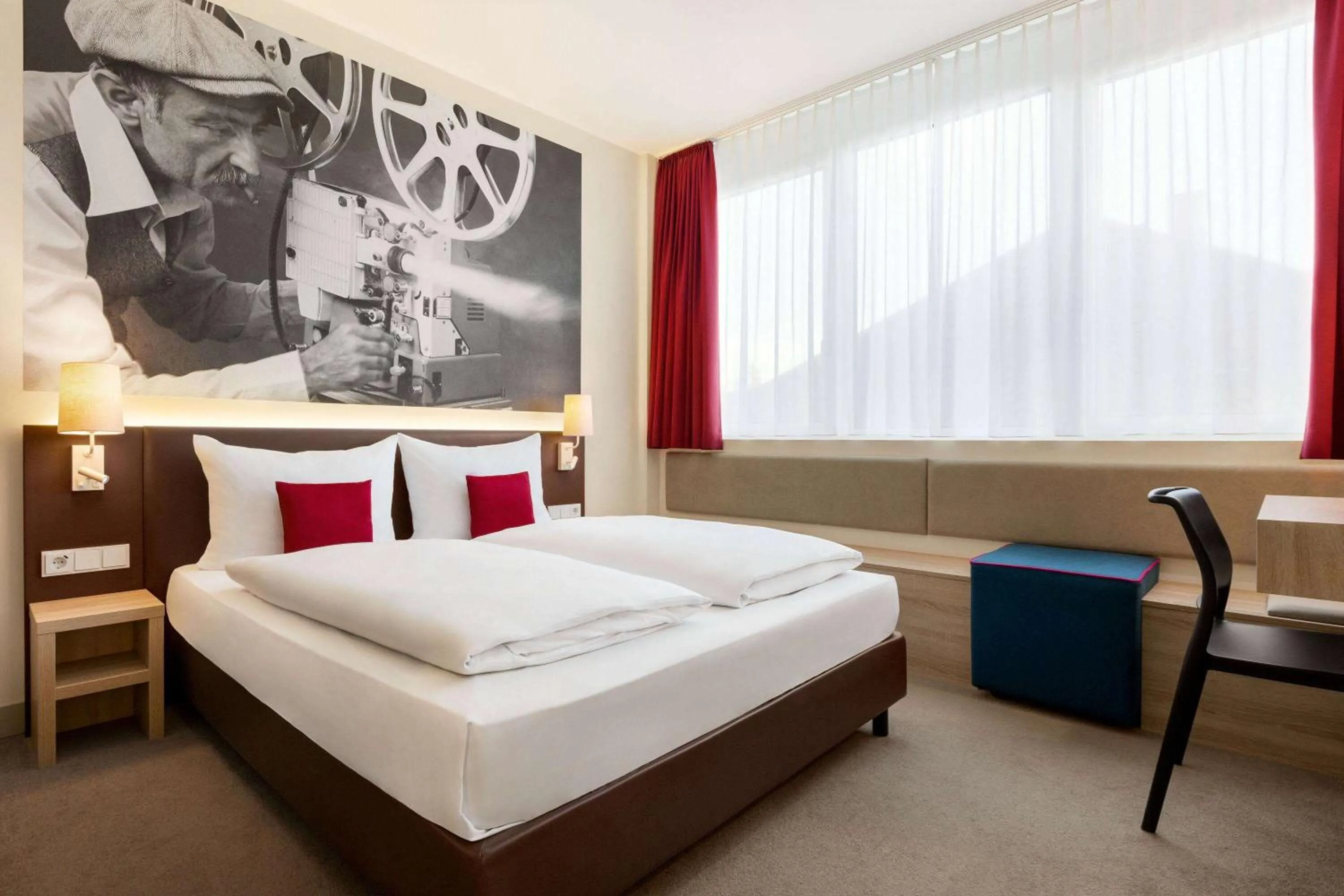 Photo of the whole room, Bed in Vienna House Easy by Wyndham München