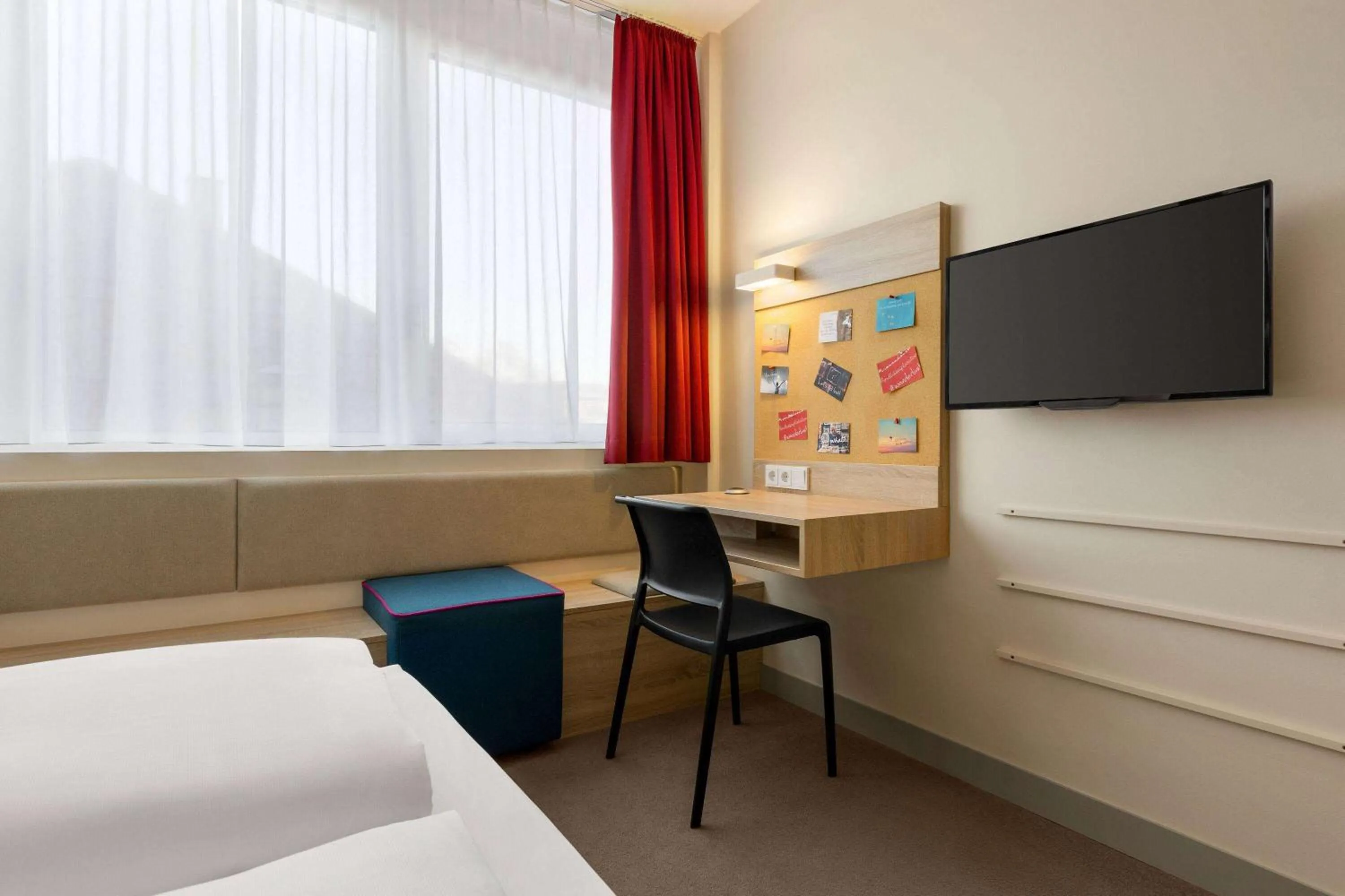 Photo of the whole room, Bed in Vienna House Easy by Wyndham München