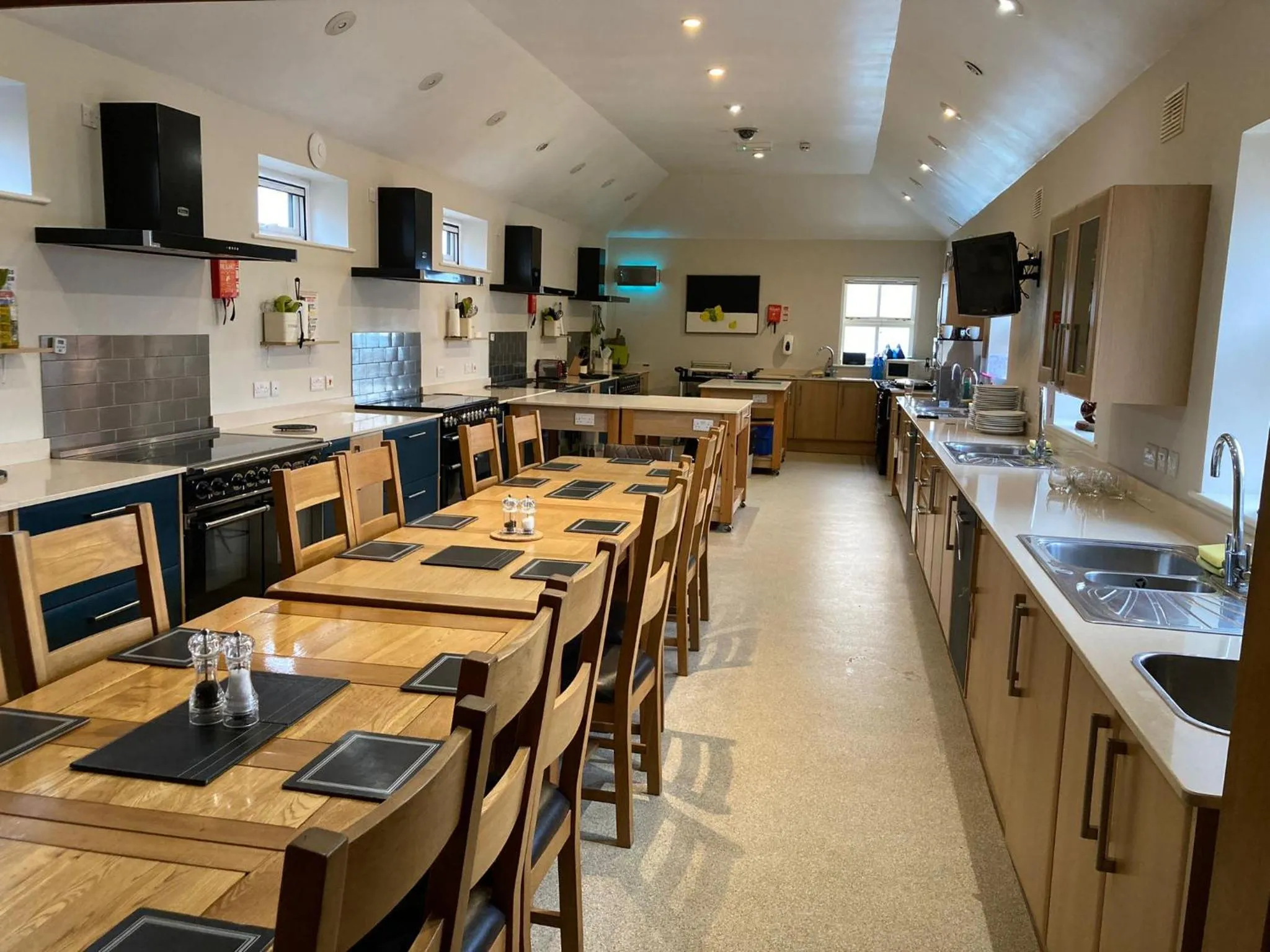 Dining area in Wold Escapes, Highfield Farm