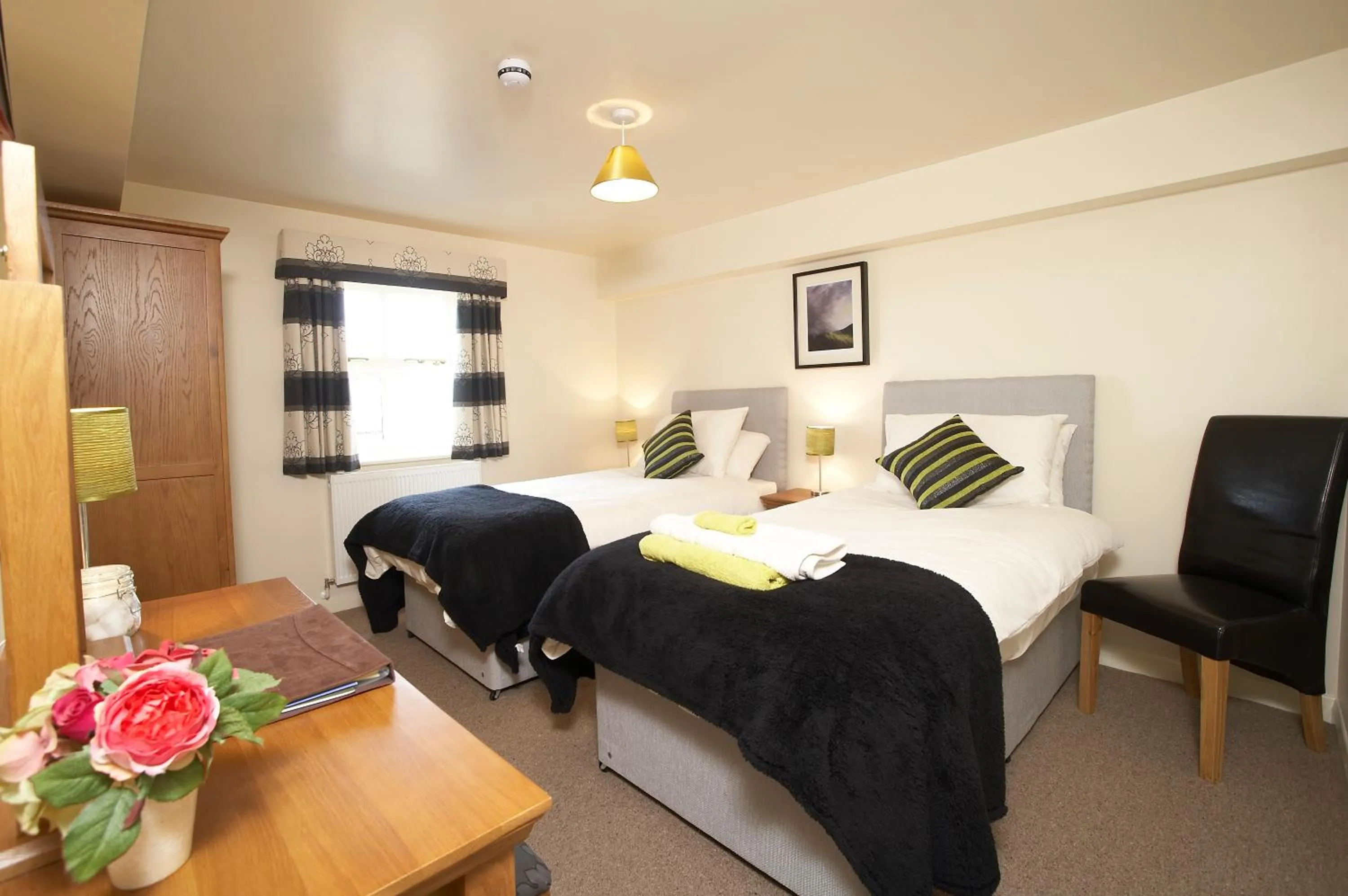 Bedroom, Bed in Wold Escapes, Highfield Farm