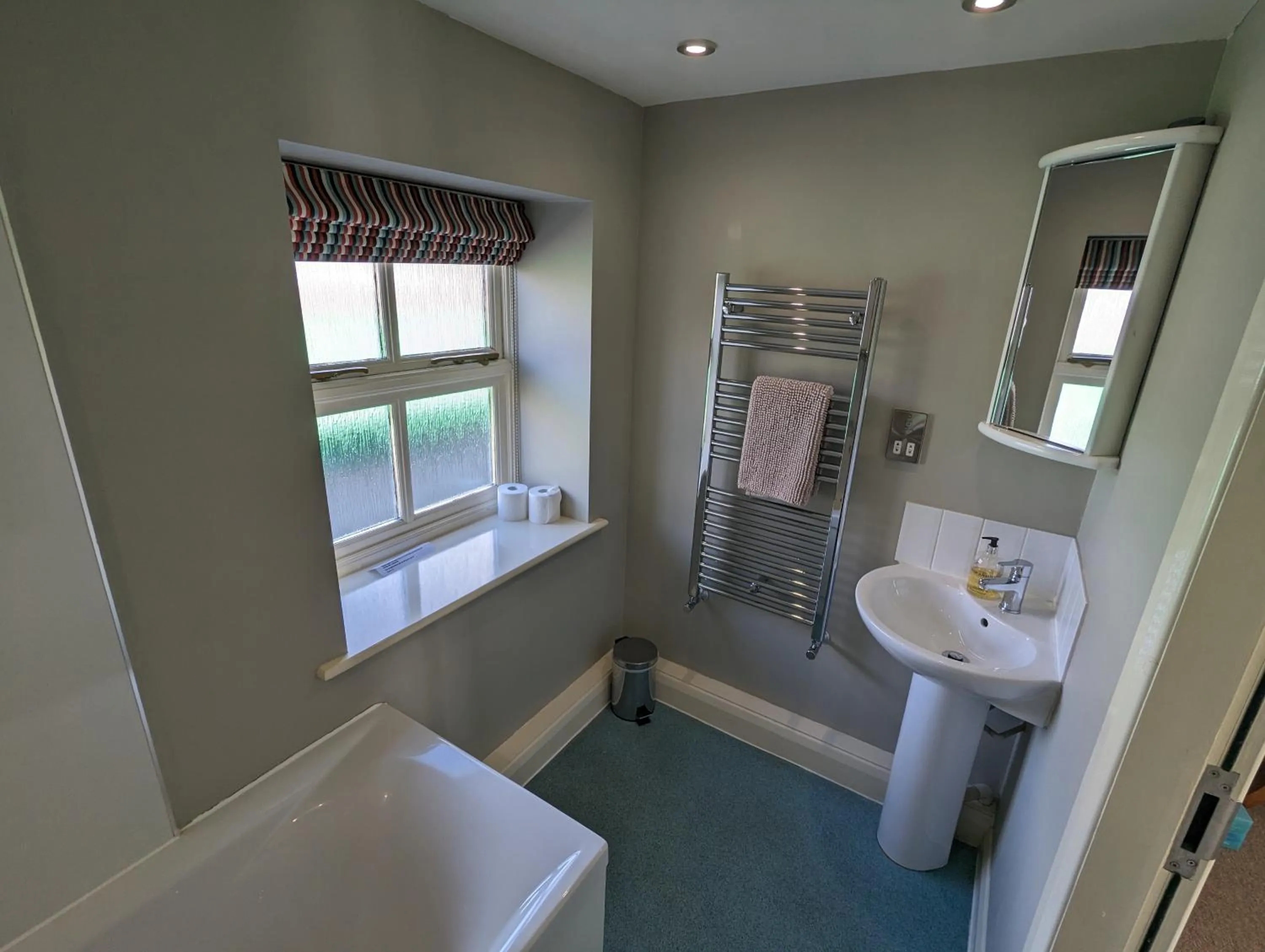 Shower in Wold Escapes, Highfield Farm