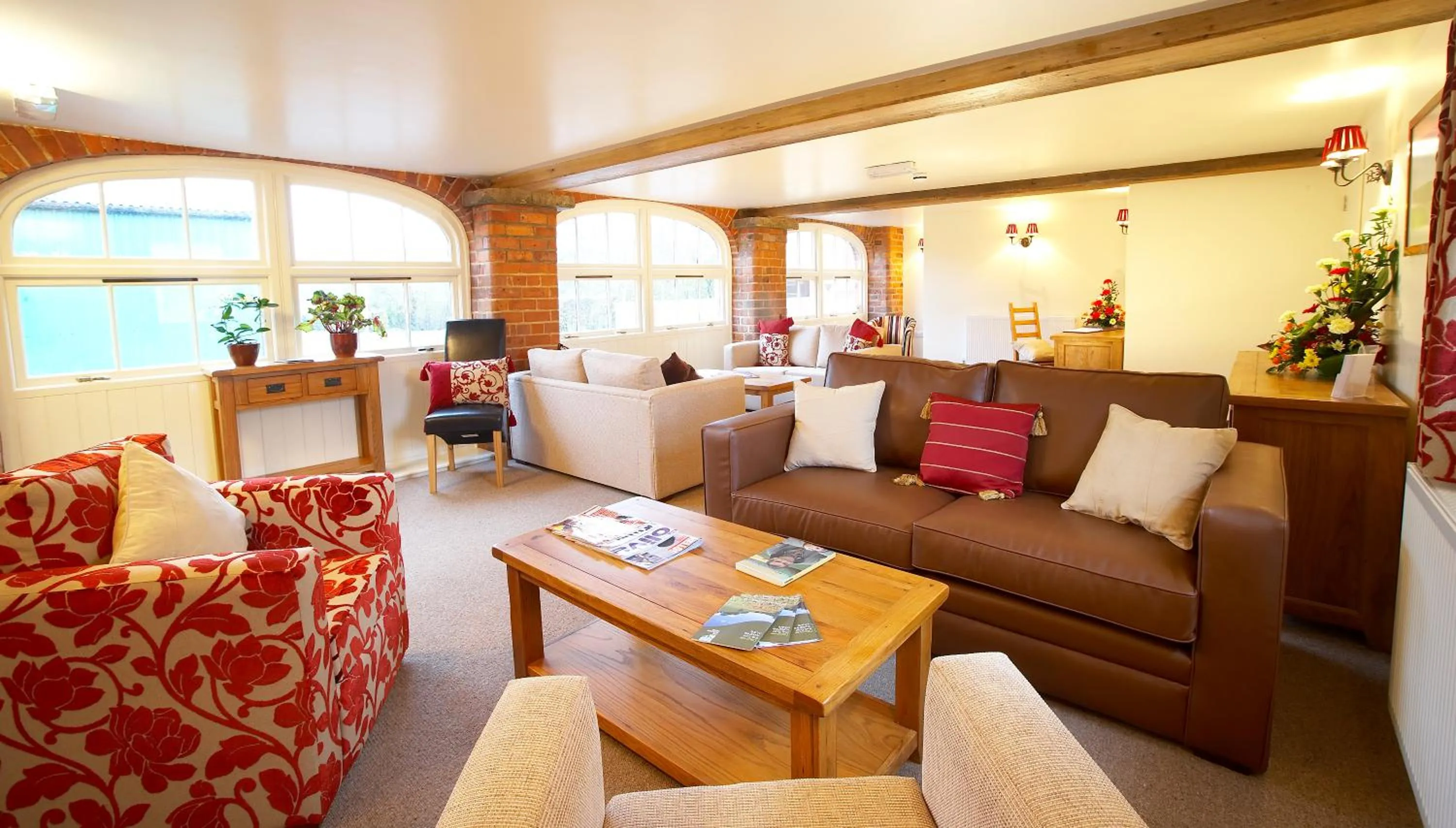 Communal lounge/ TV room in Wold Escapes, Highfield Farm