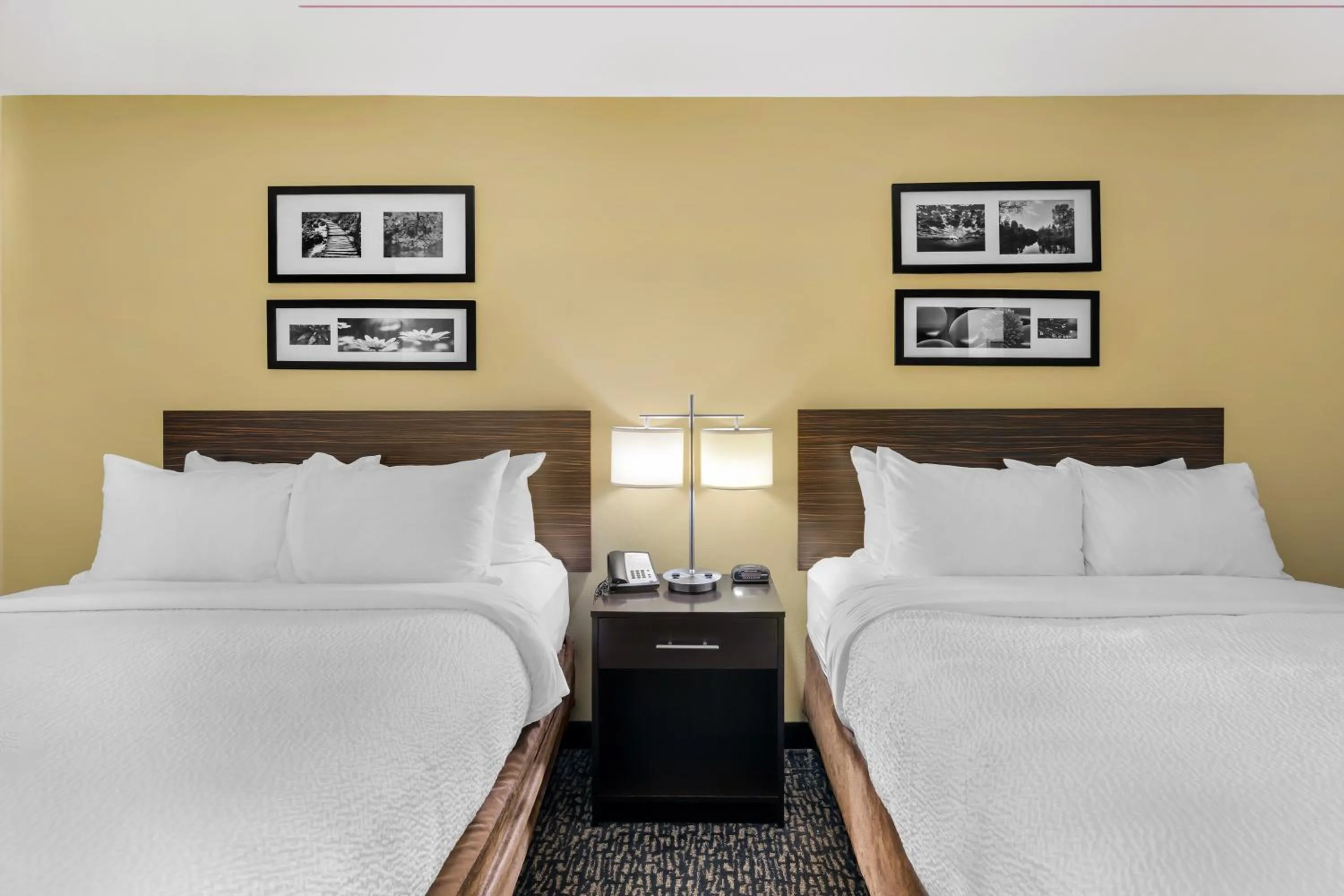 Bedroom, Bed in Sleep Inn & Suites Devils Lake