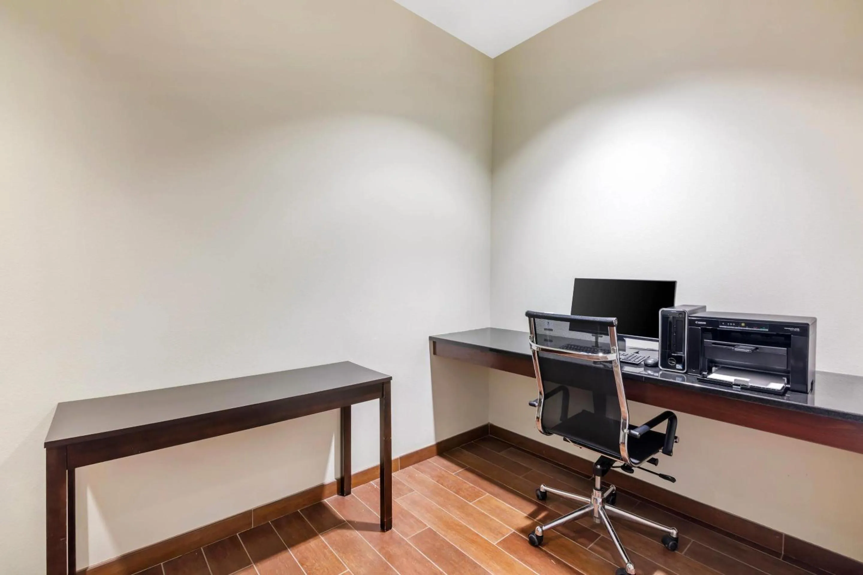 Business facilities in Sleep Inn & Suites Devils Lake